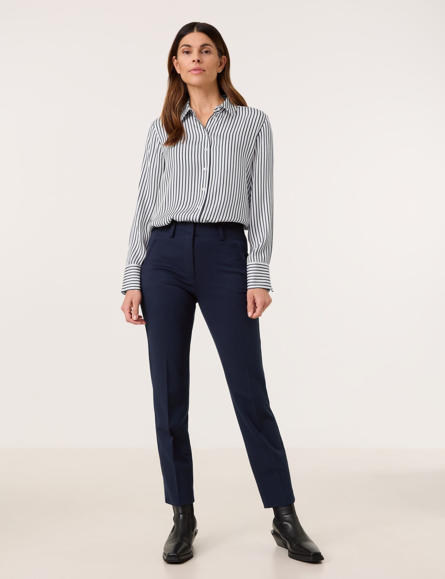 Schlichte 7/8 Stoffhose