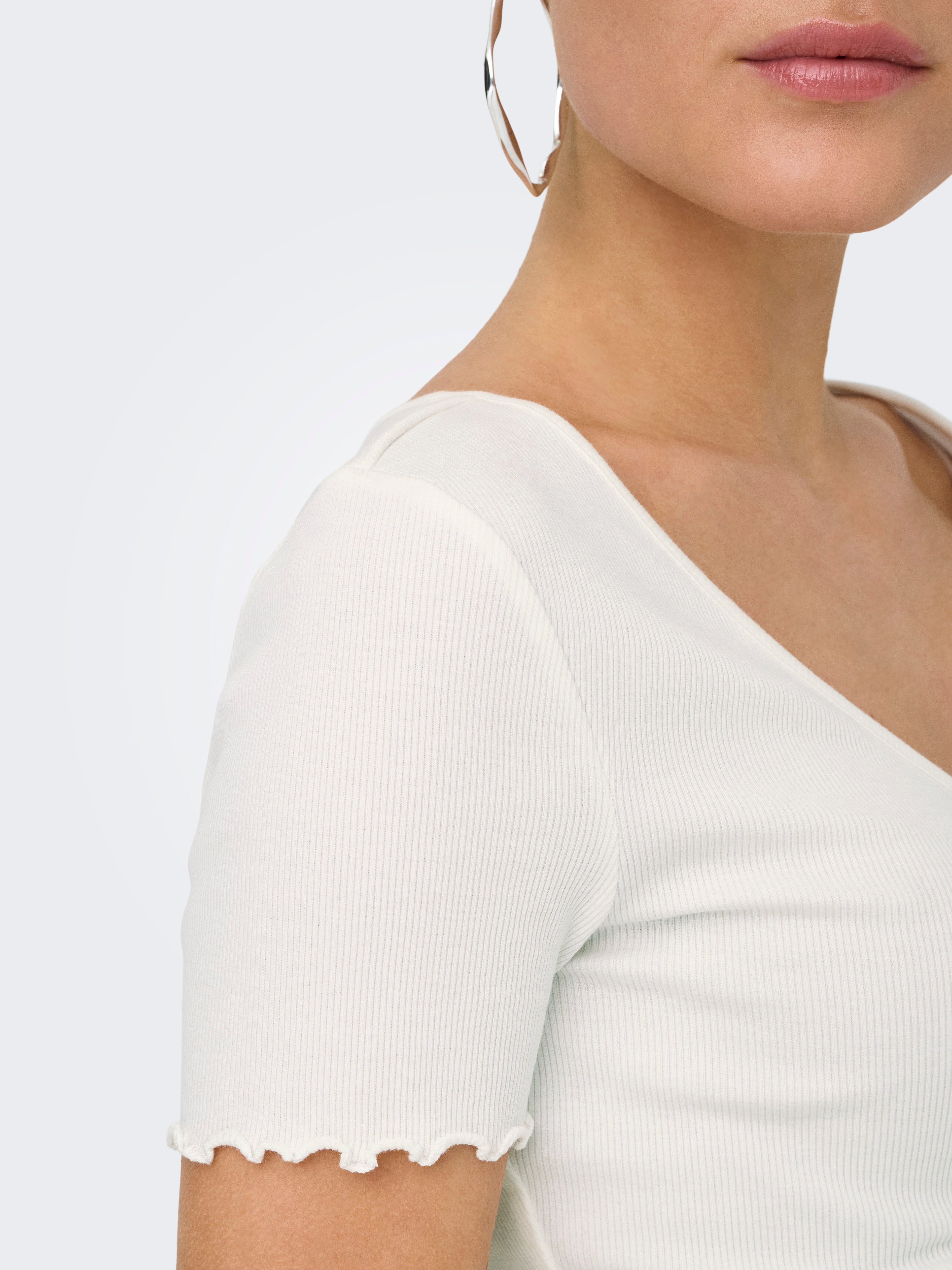 ONLBETTY LIFE S/S V-NECK TOP CC JRS