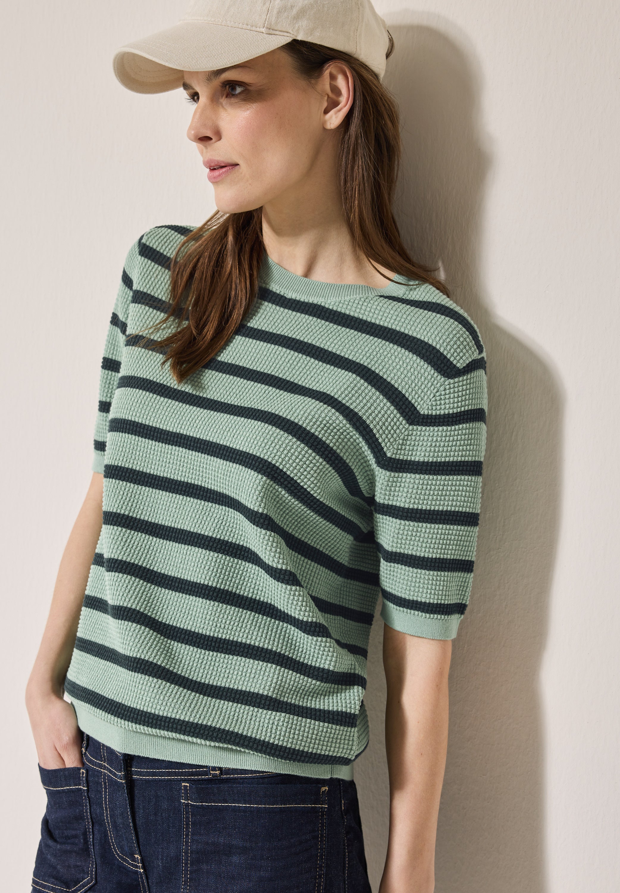 Gestreifter Strukturpullover