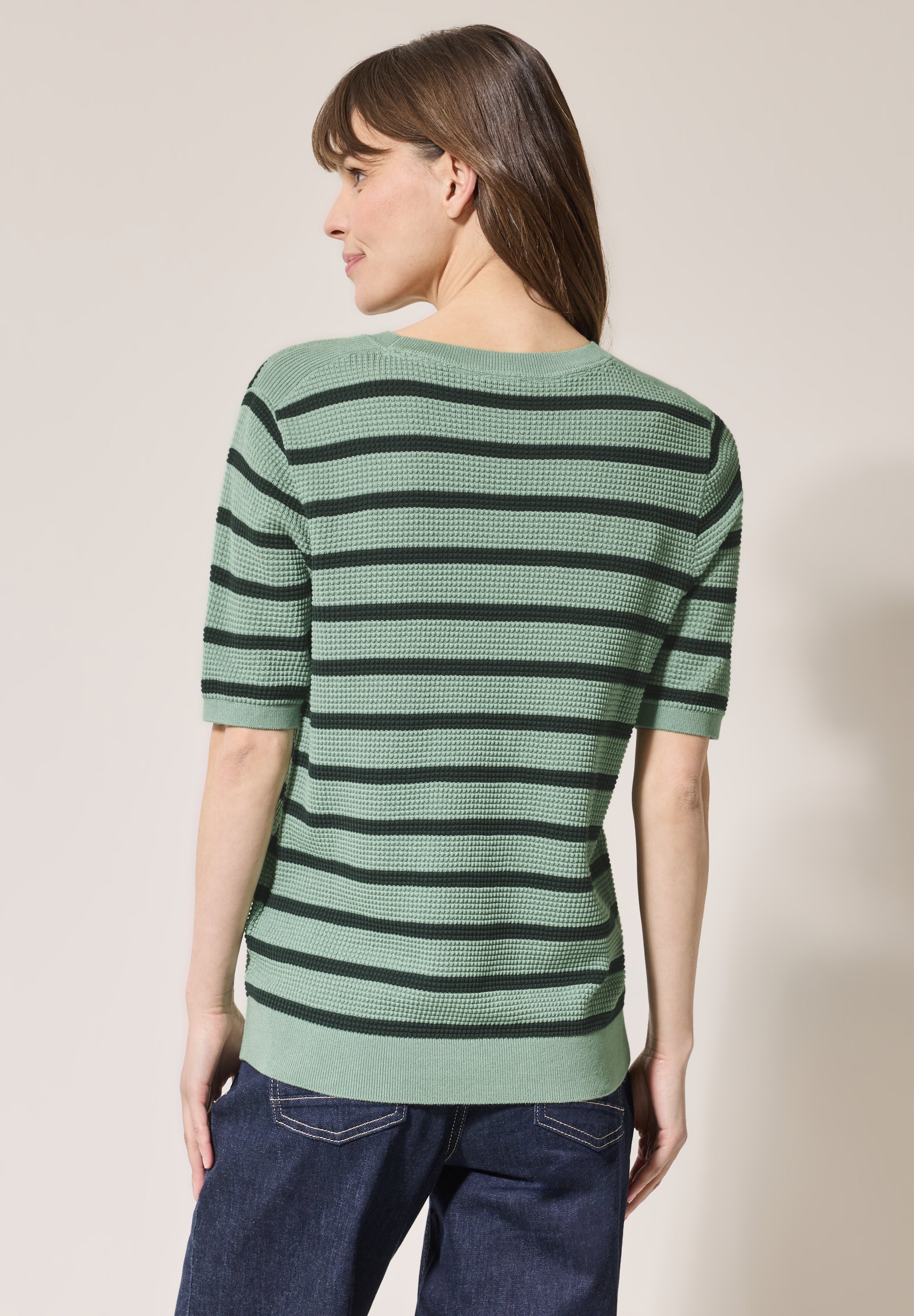 Gestreifter Strukturpullover