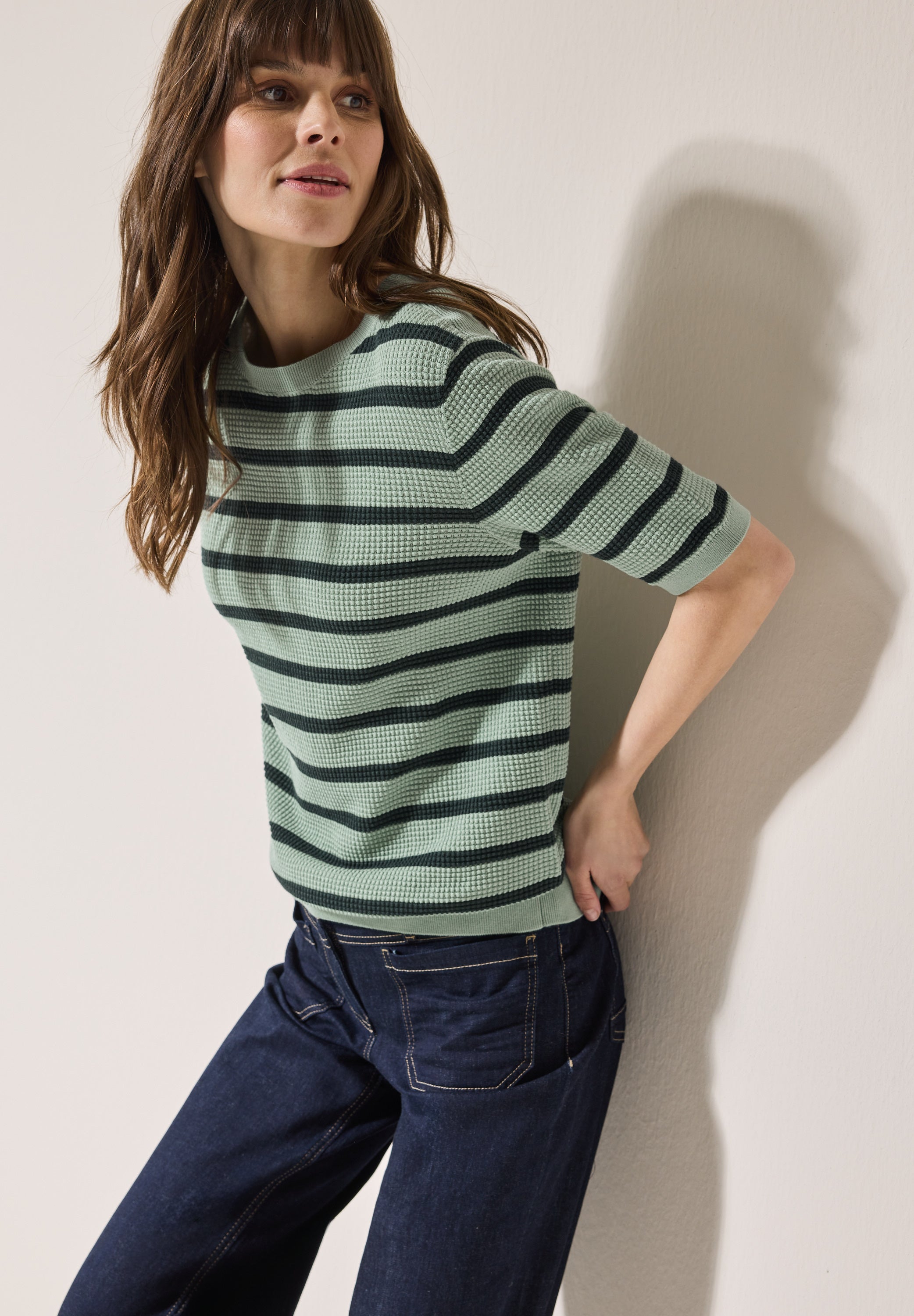 Gestreifter Strukturpullover