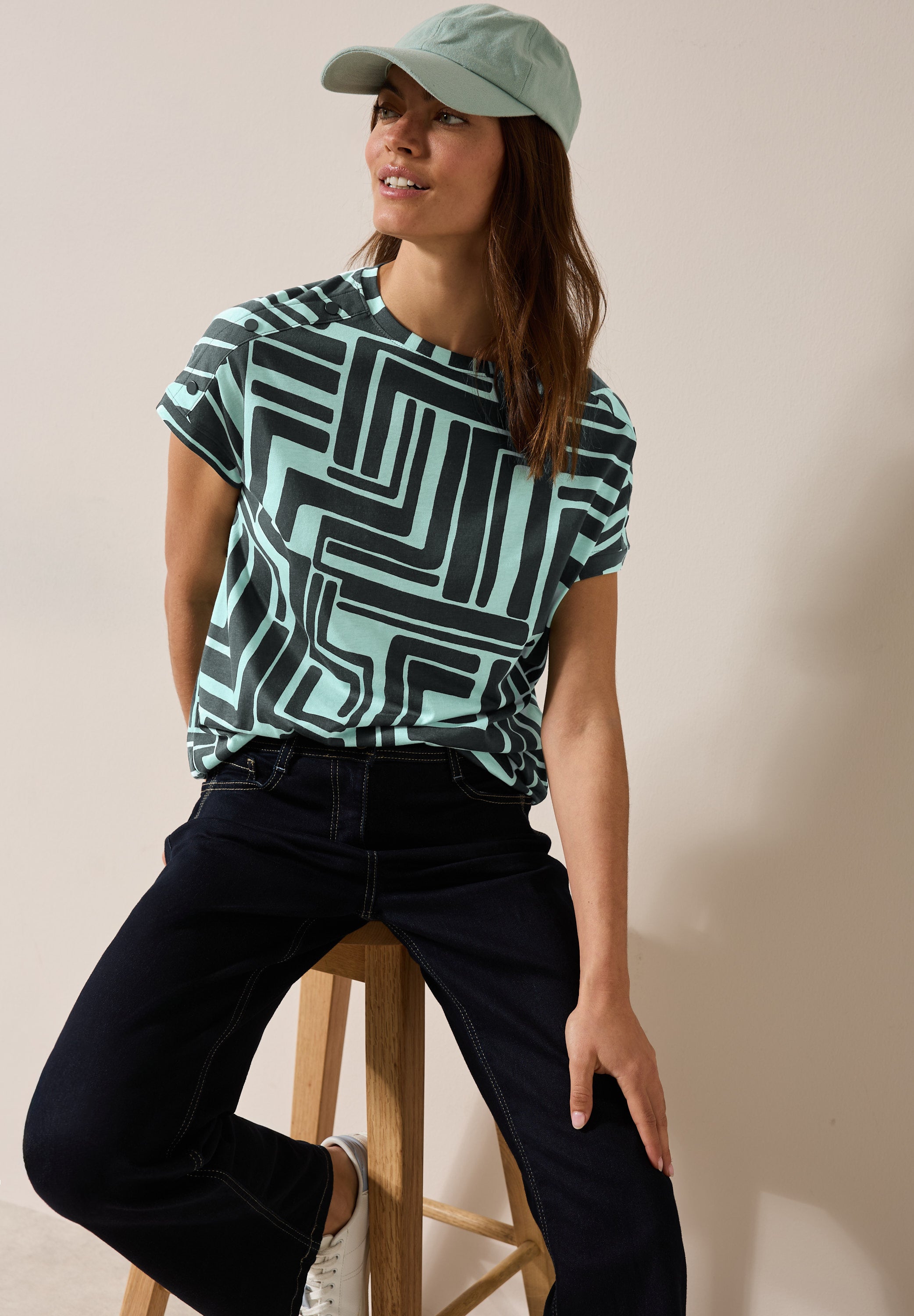 Print-Shirt mit Knopfdetail
