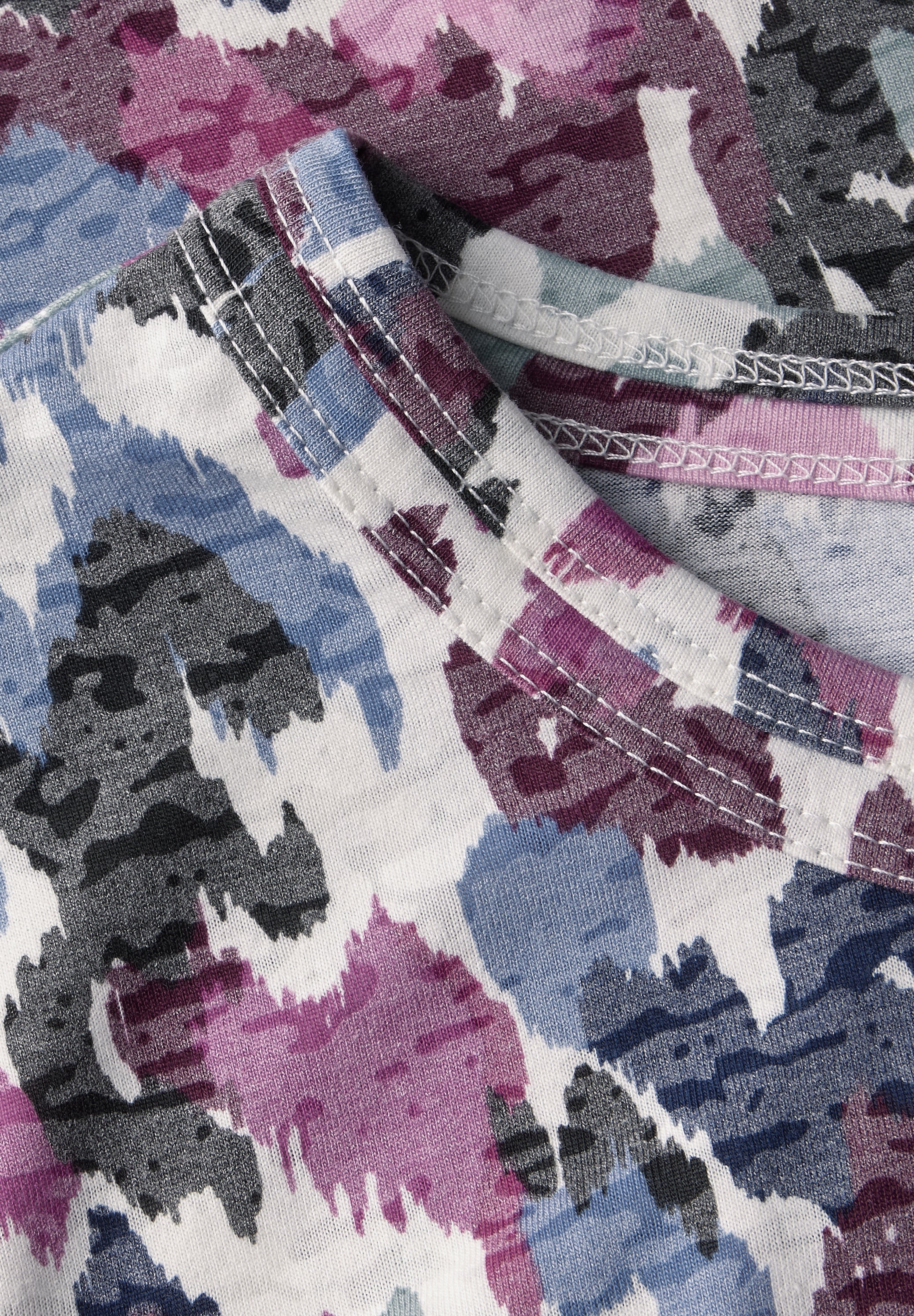 Shirt mit Burn-Out-Muster