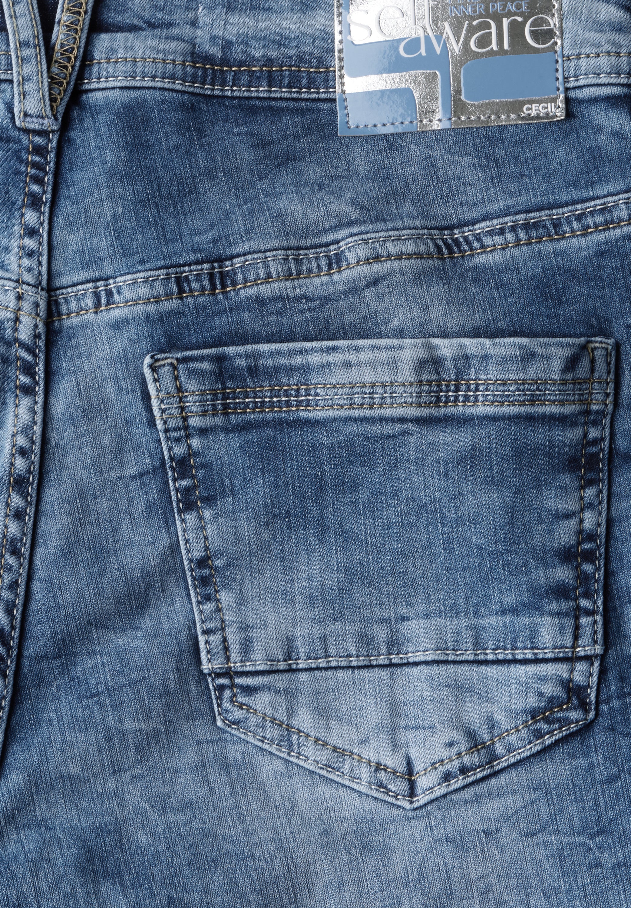 Jeans mit Turn-Up Detail