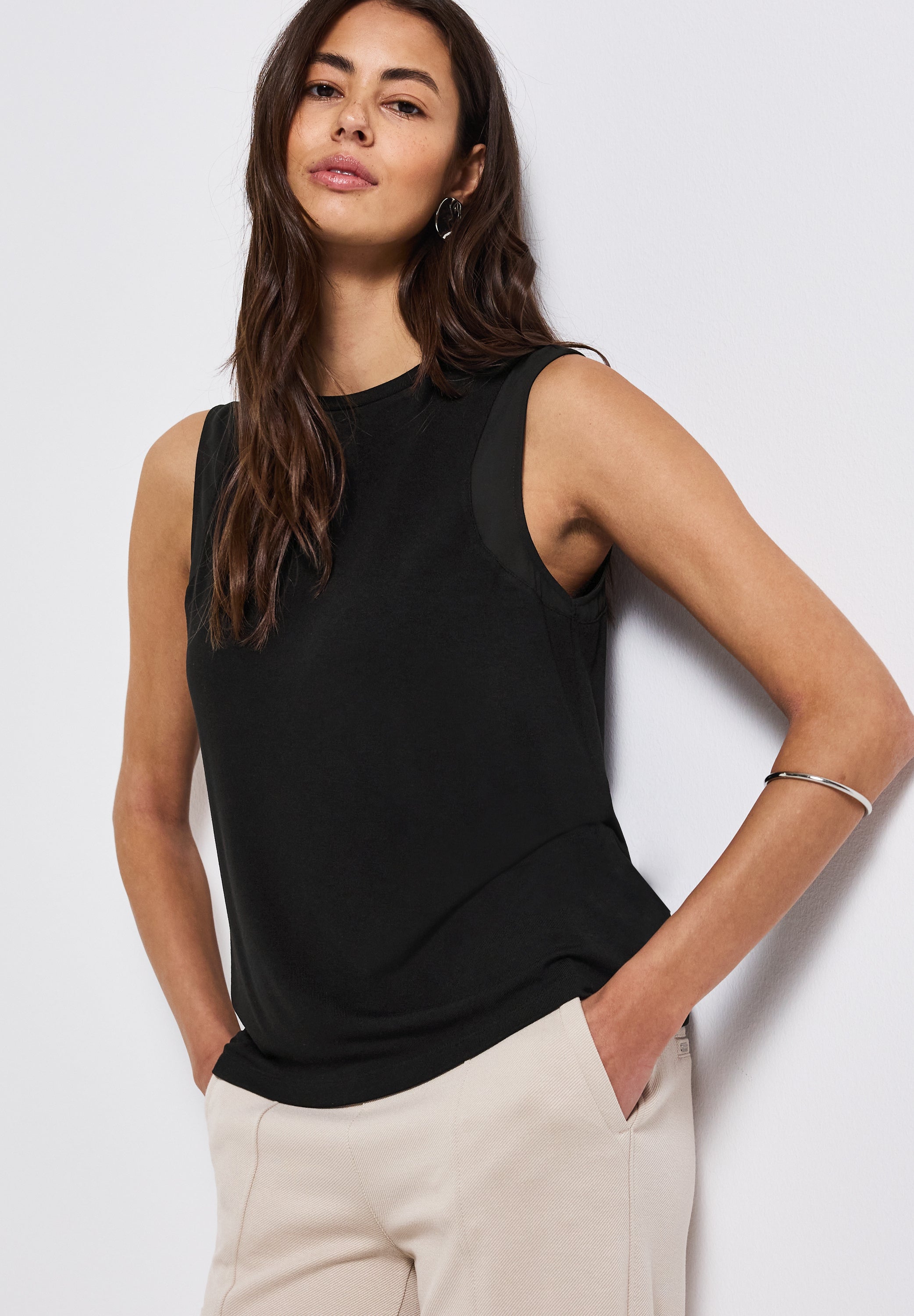 Top mit Chiffondetails