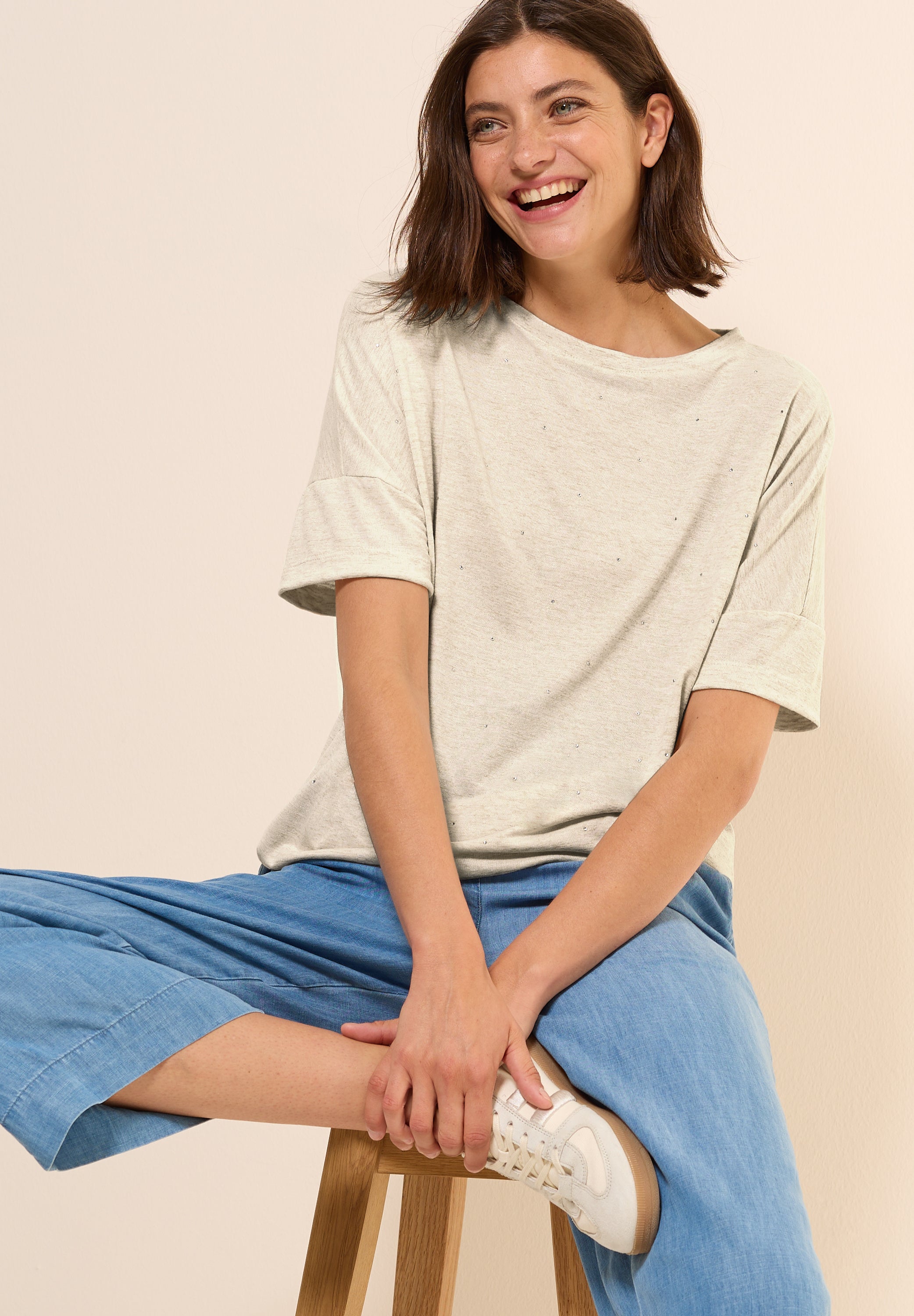 Shirt mit Dekosteinen