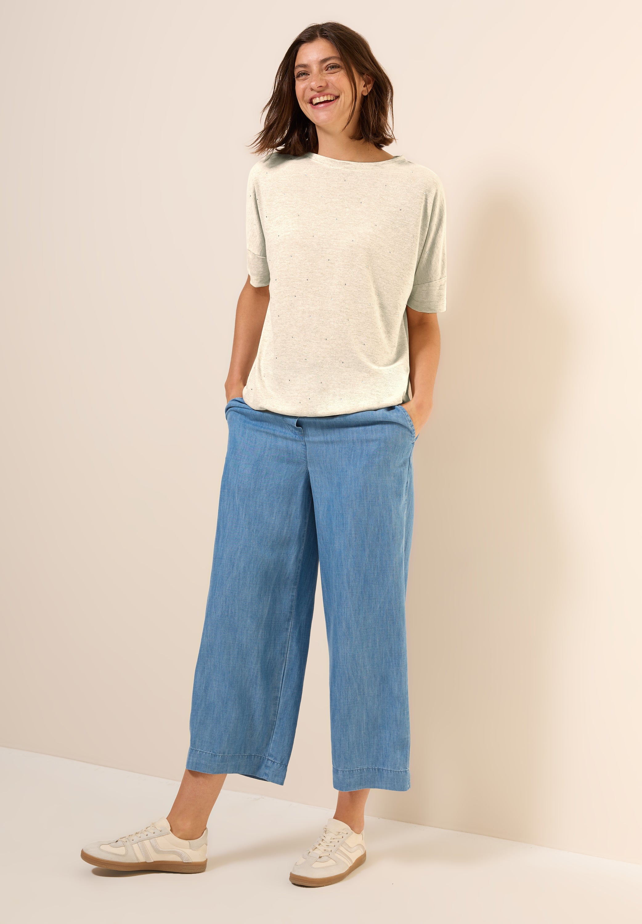 Shirt mit Dekosteinen