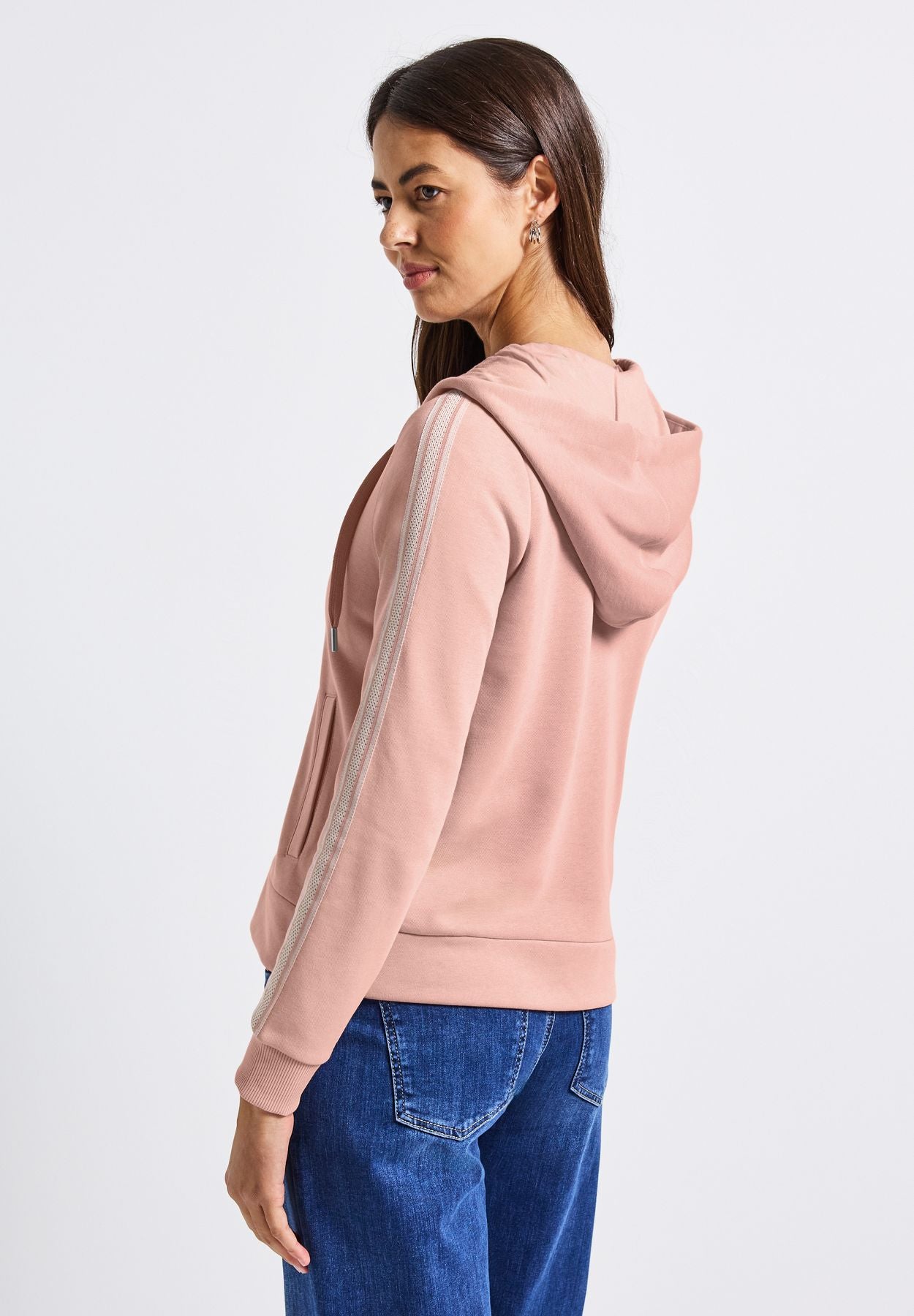 Kapuzenjacke mit Dekotape