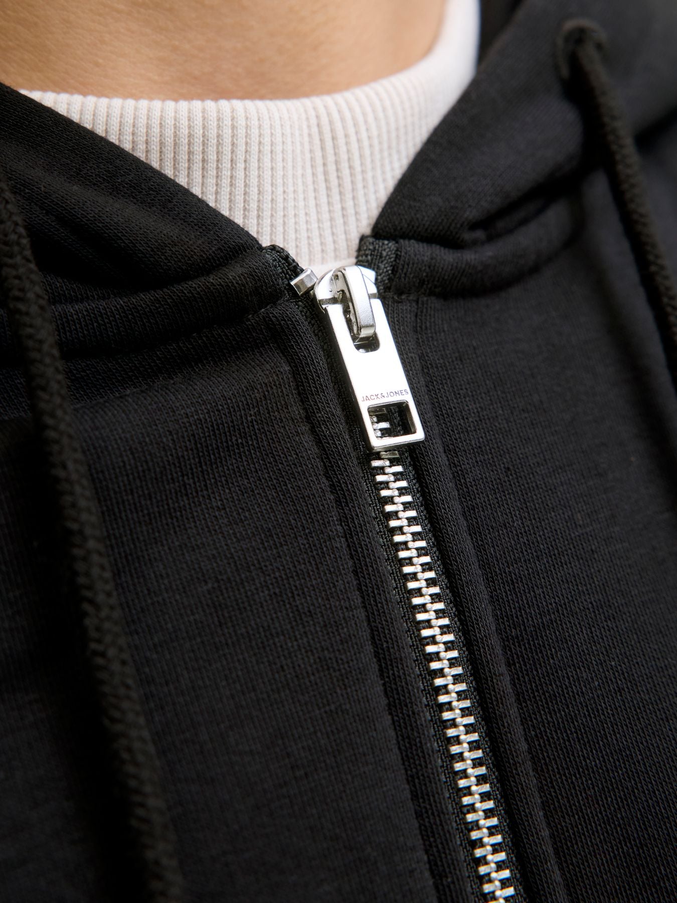 JJESOHO SWEAT ZIP HOOD NOOS