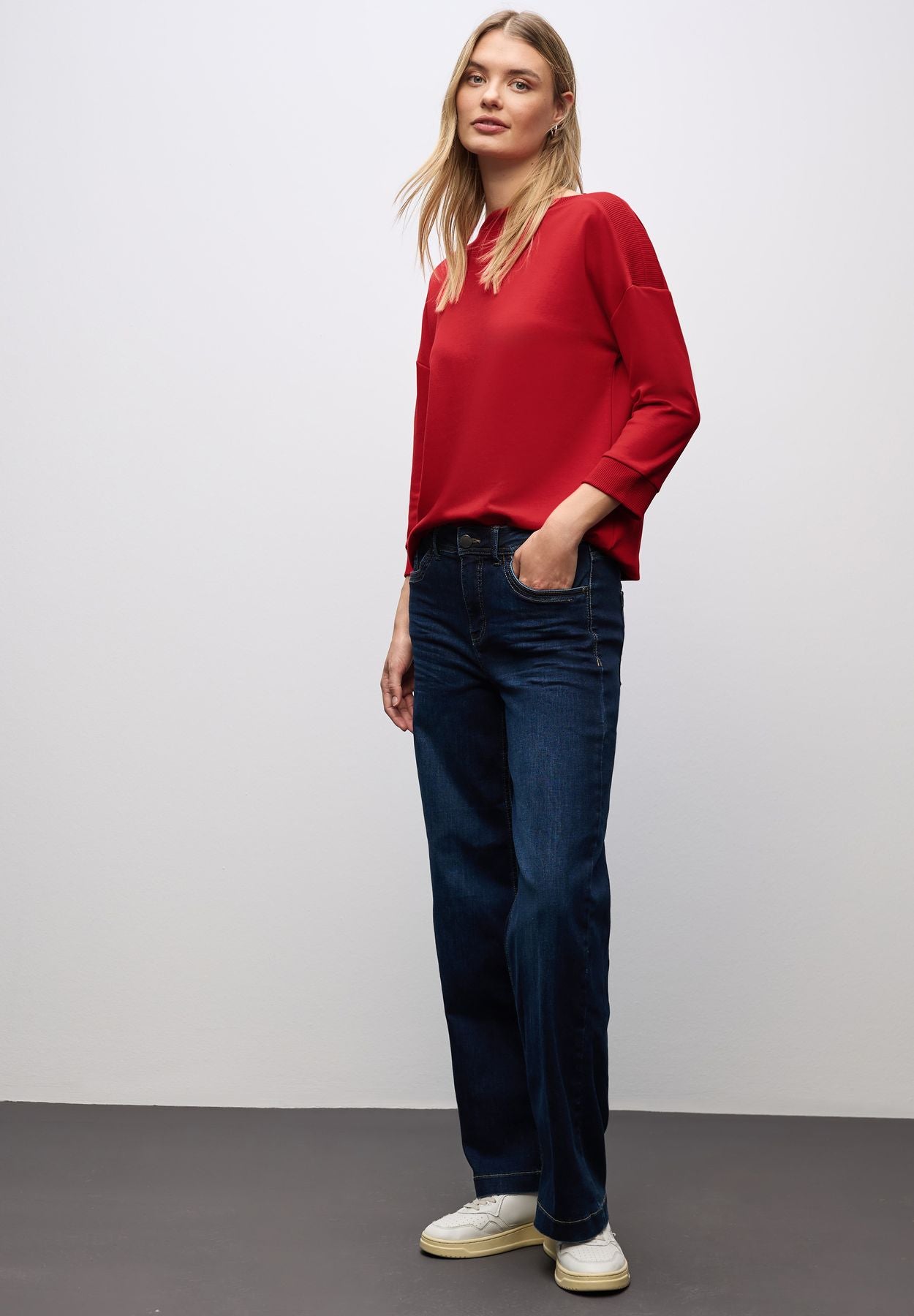 Shirt mit U-Boot-Ausschnitt