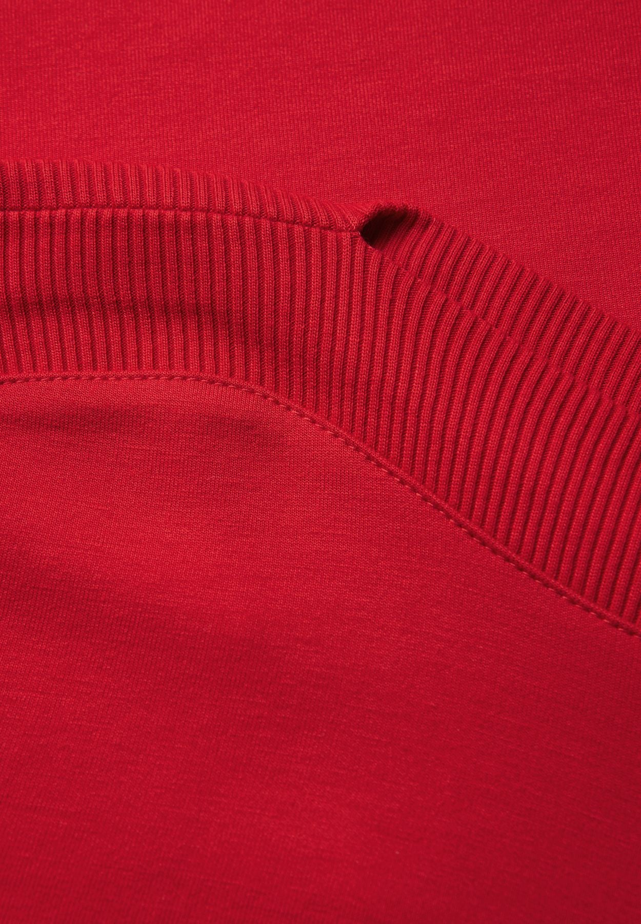 Shirt mit U-Boot-Ausschnitt