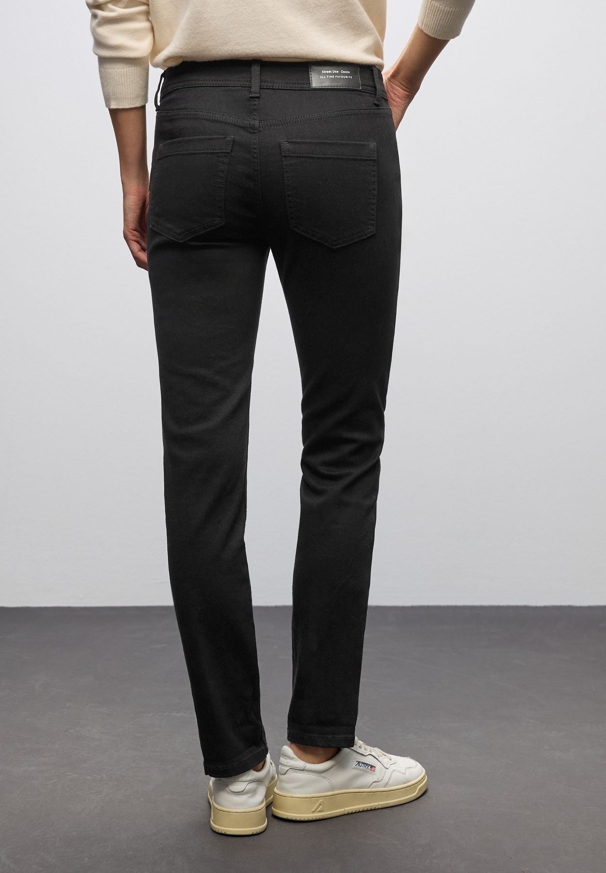 Casual Fit Jeans