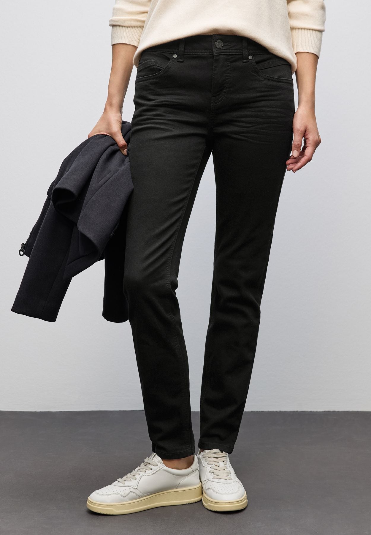 Casual Fit Jeans