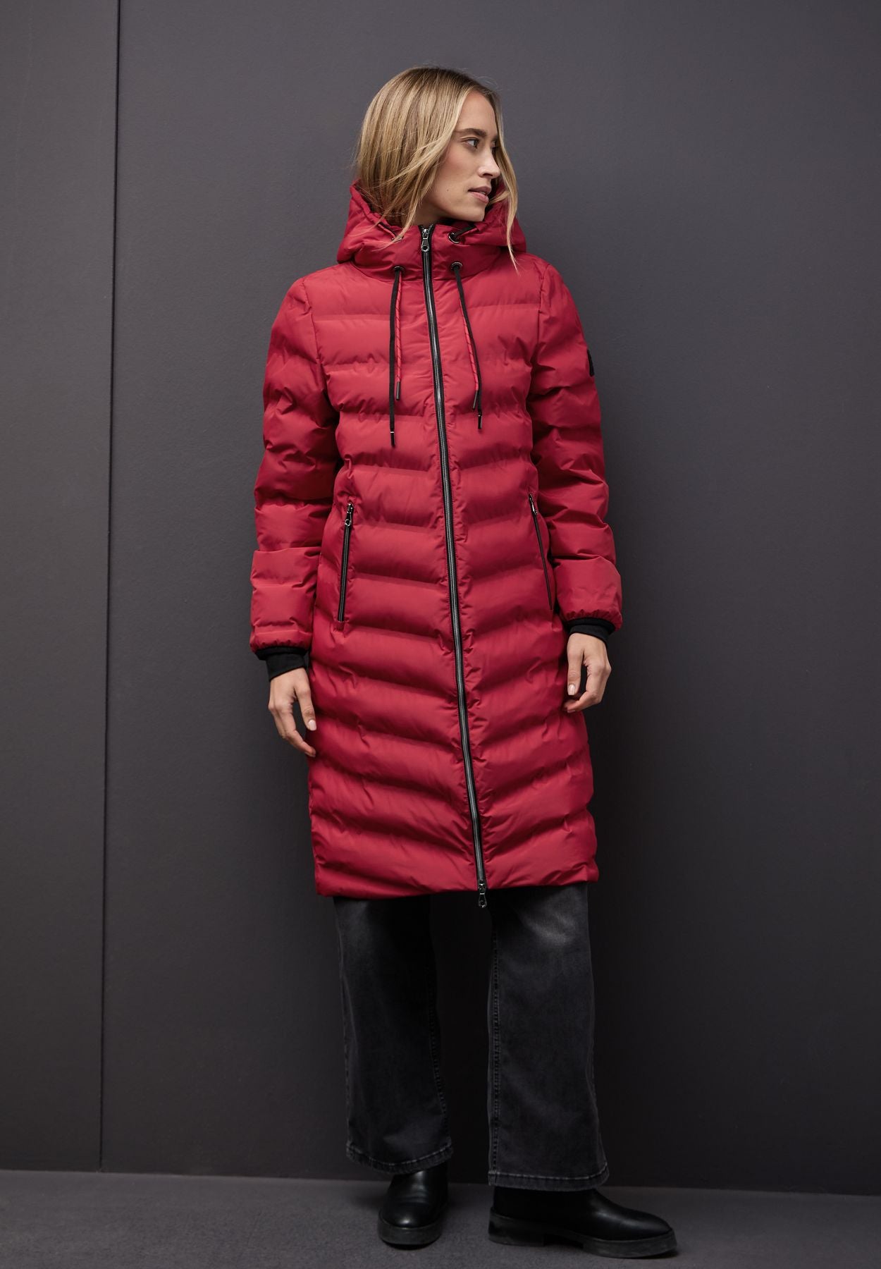 Mantel mit geklebten Nähten