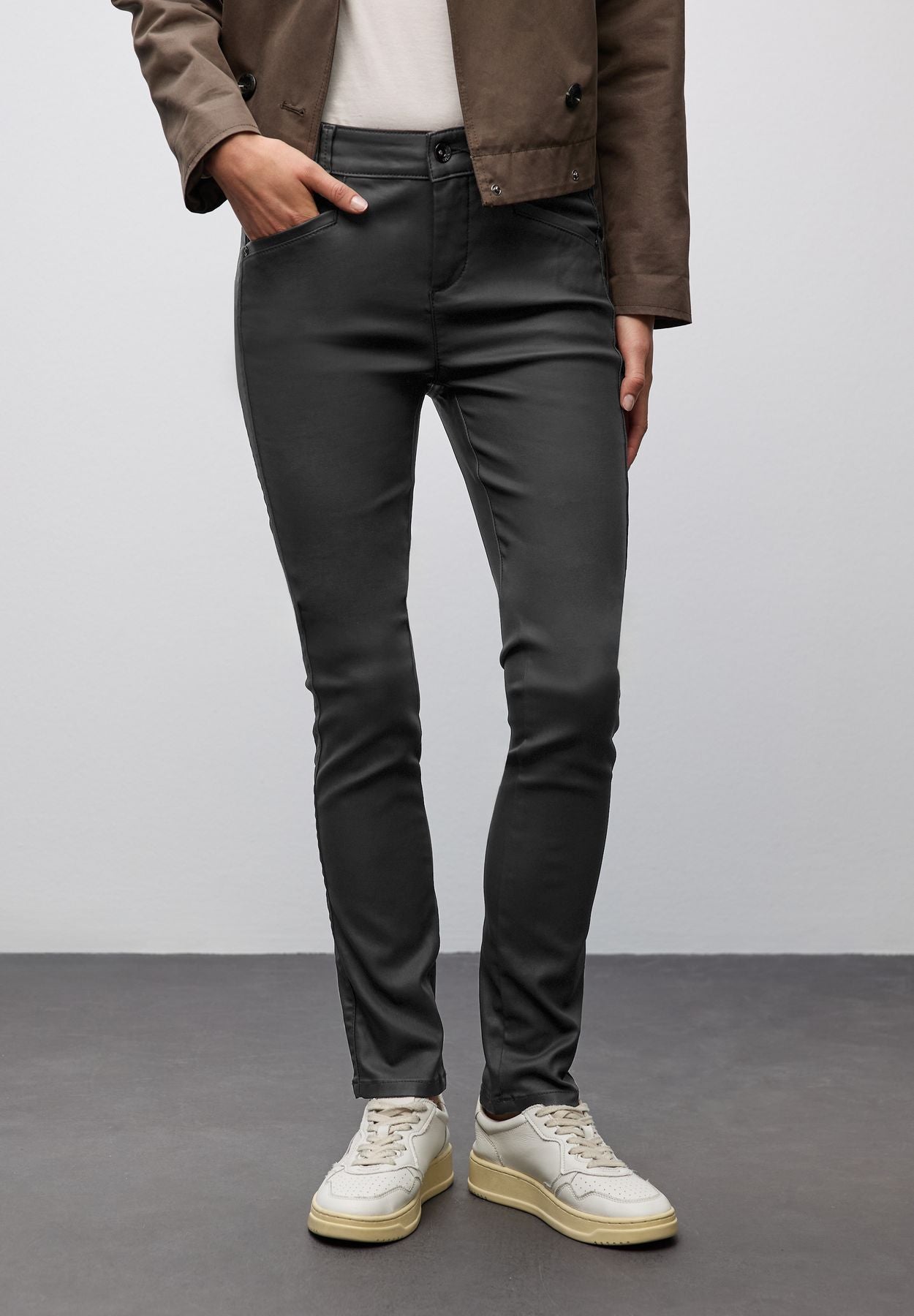 Slim Fit Coated Hose