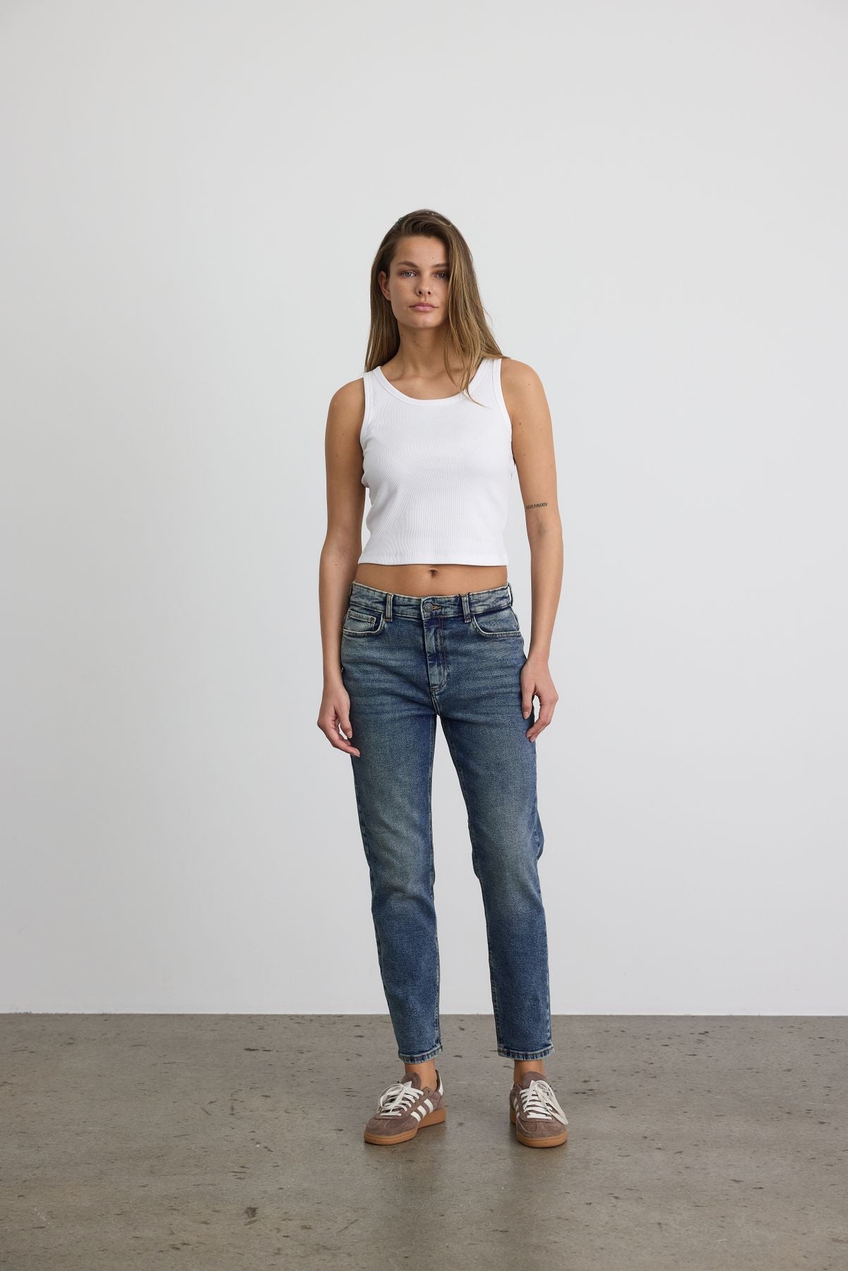 NMMONI HW STRAGHT ANK JEANS AZ221DB NOOS