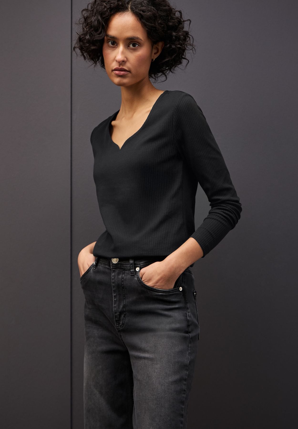 Shirt mit Herzausschnitt