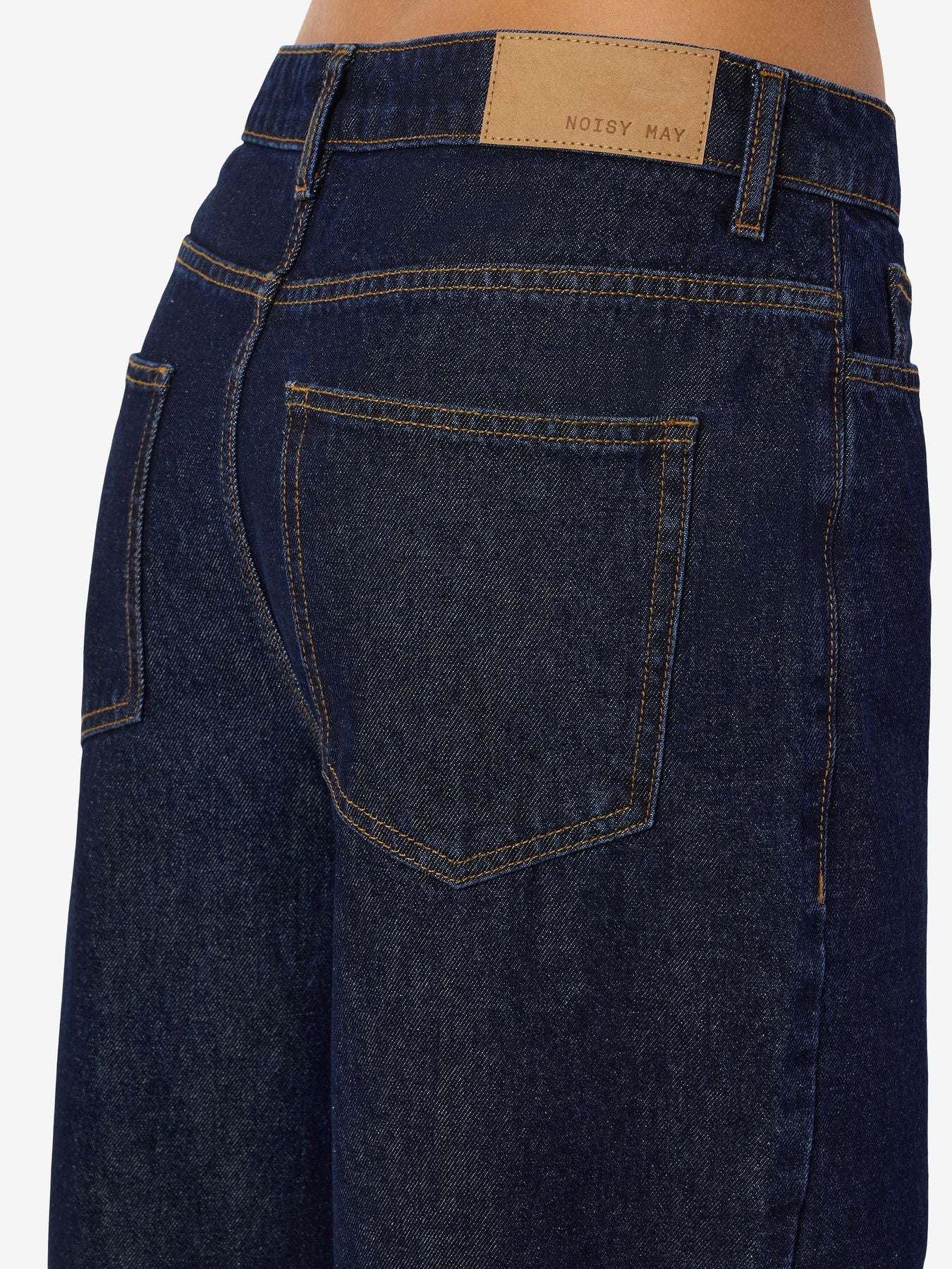 NMALEXA MW LOOSE JEANS AZ386DB NOOS