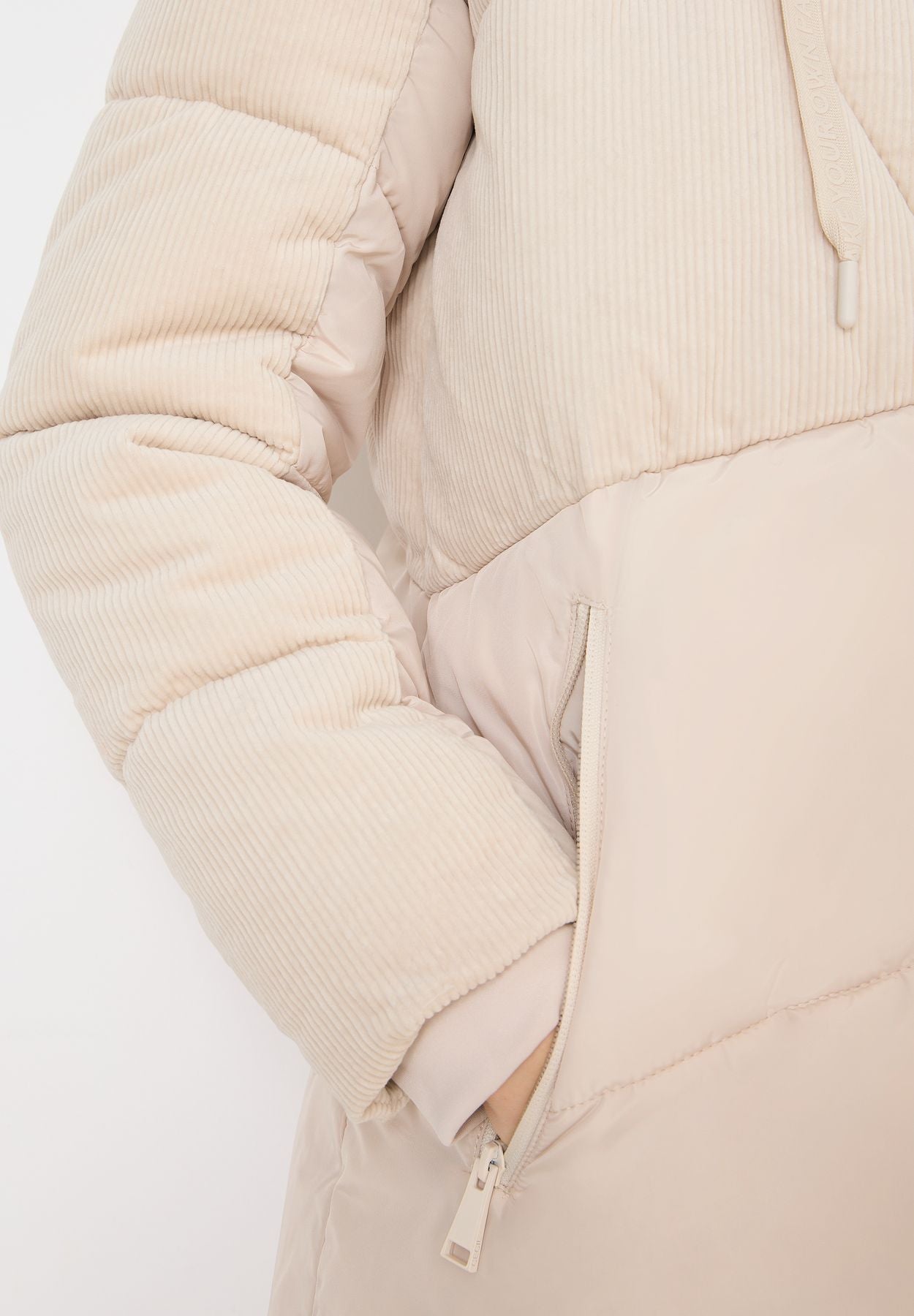 Puffer Mantel mit Cordmix