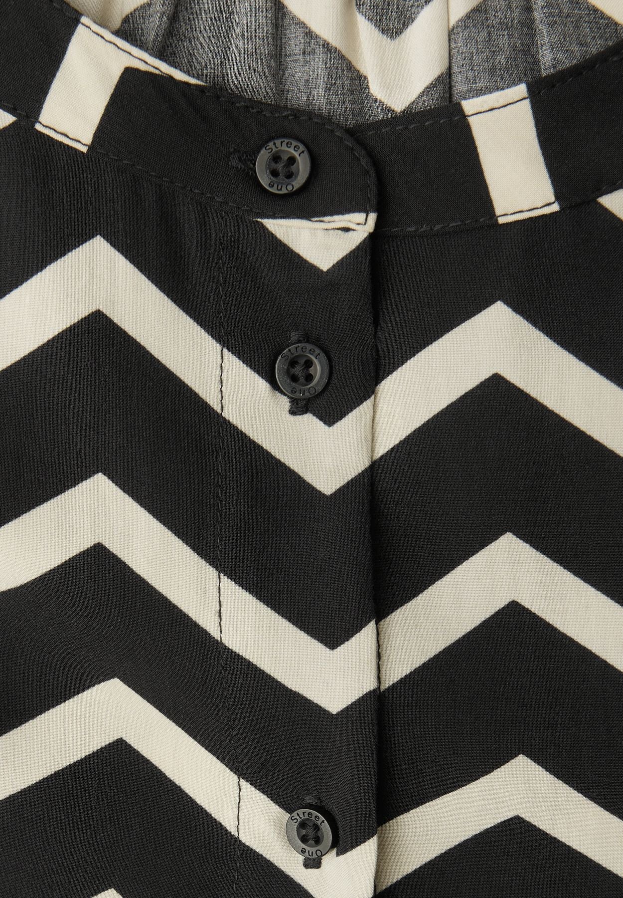 Bluse mit Zick-Zack-Muster