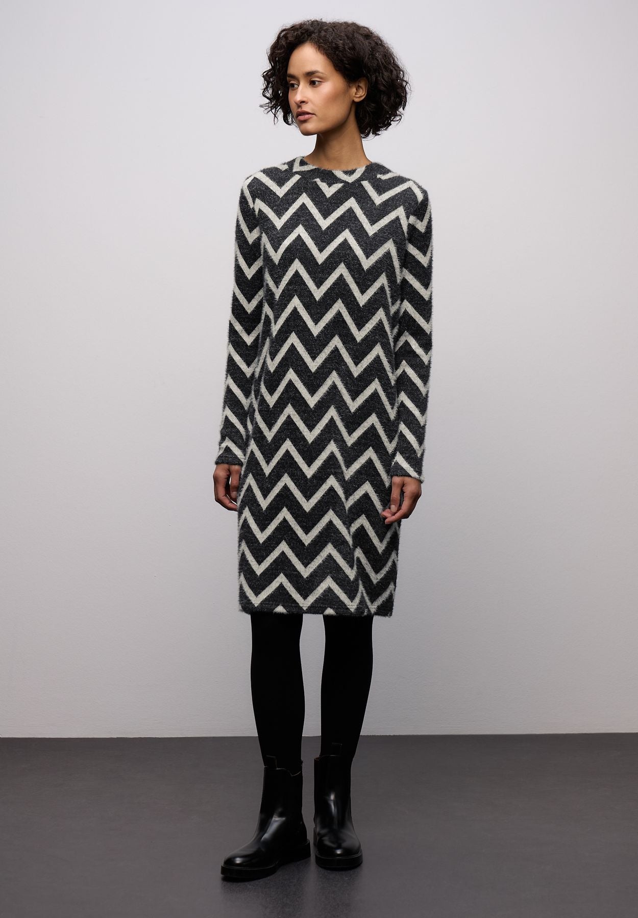 Gemustertes T-Shirtkleid