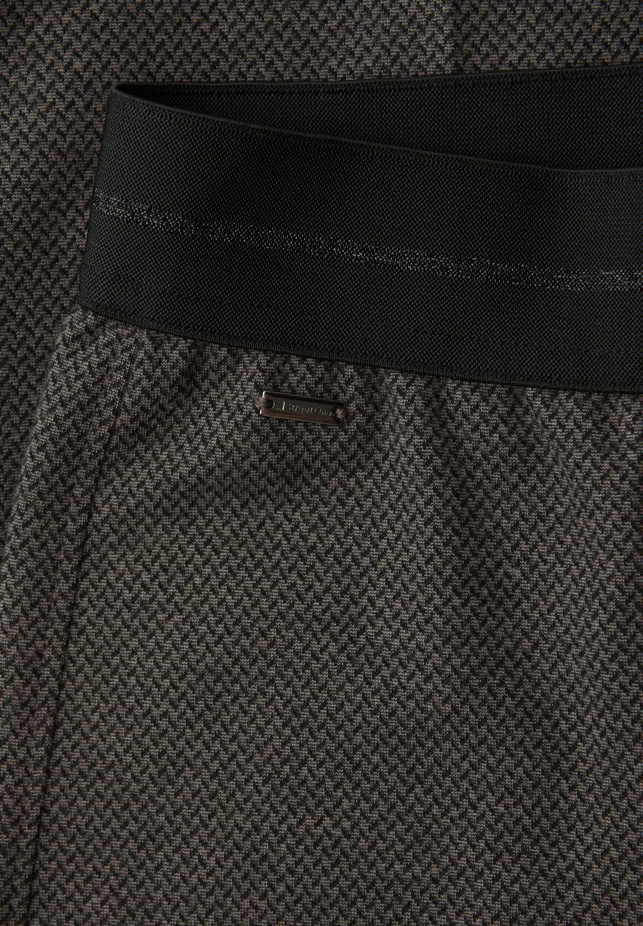 Wide Leg Herringbone Hose