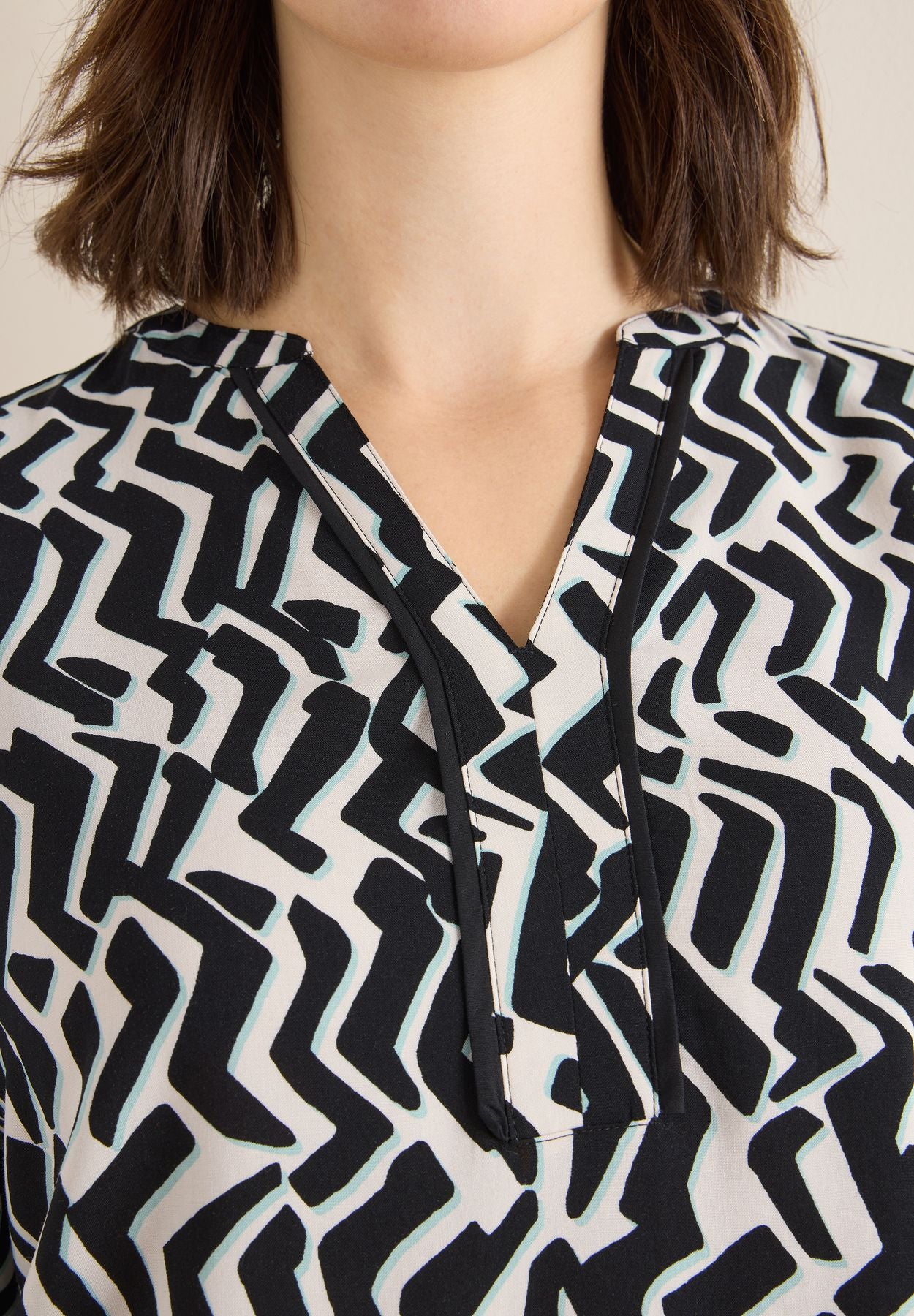Print-Bluse mit Tape