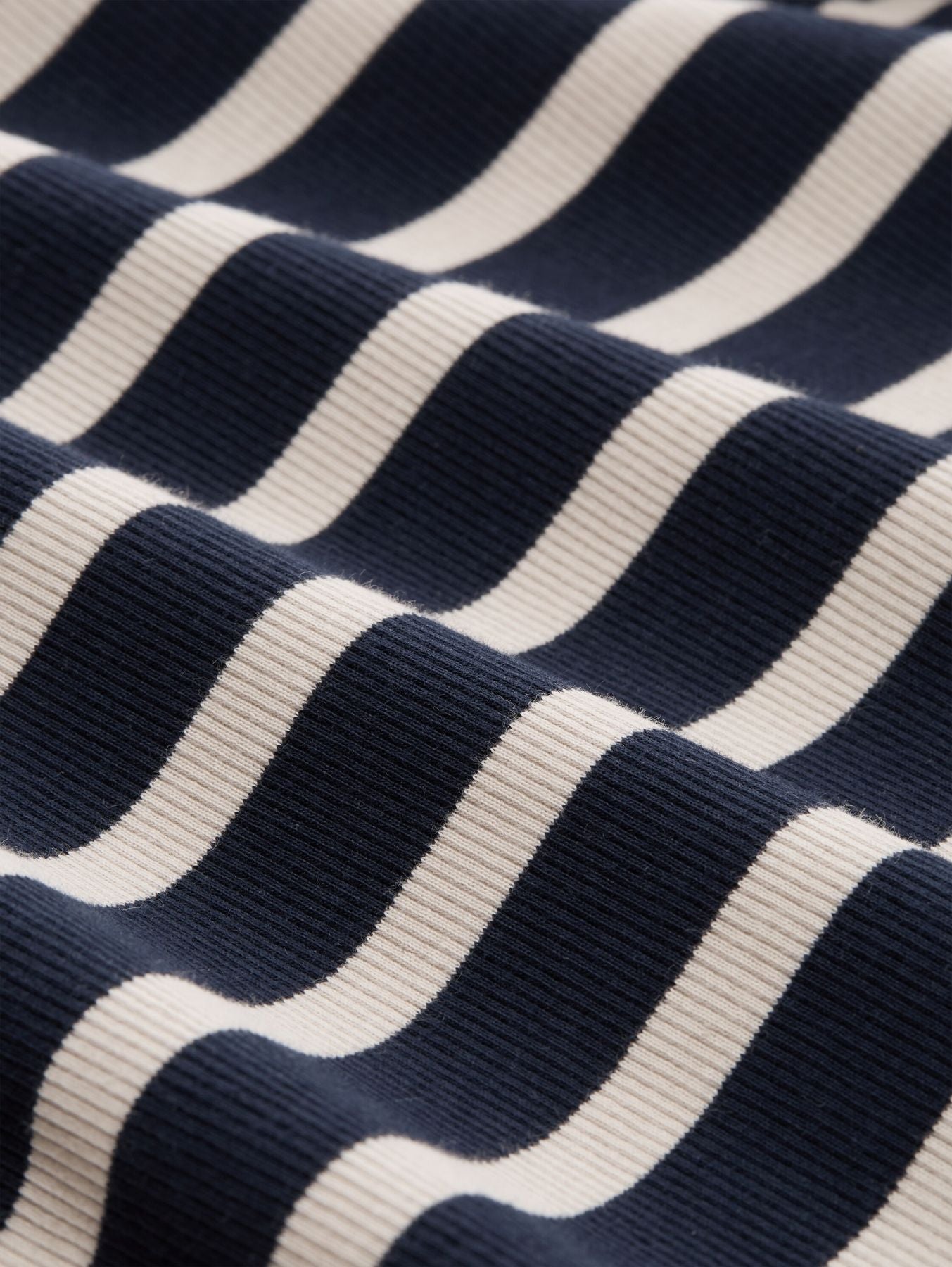 Slim Fit T-Shirt mit Streifenmuster