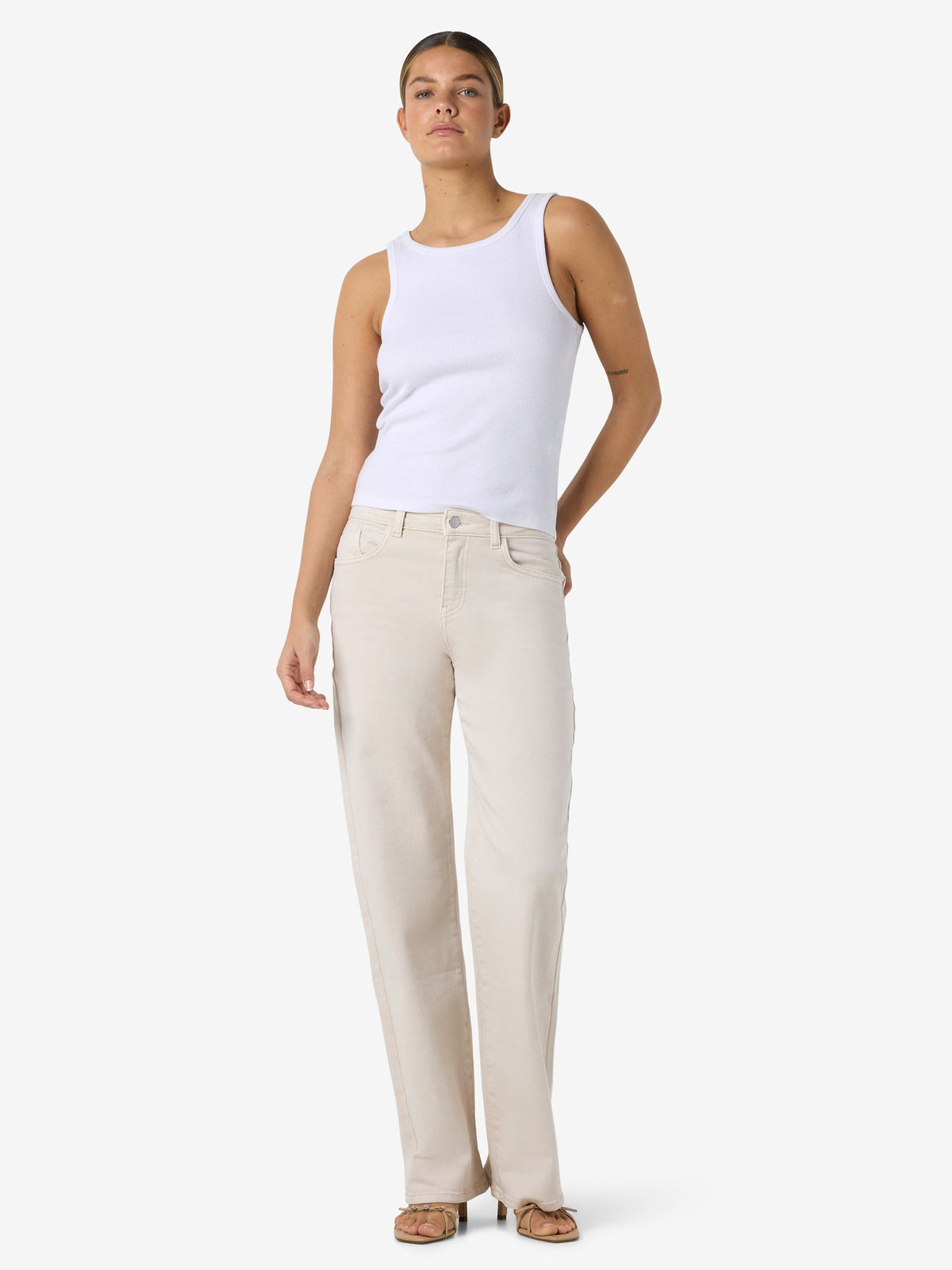 NMYOLANDA MW STRAIGHT JEANS COLORED NOOS