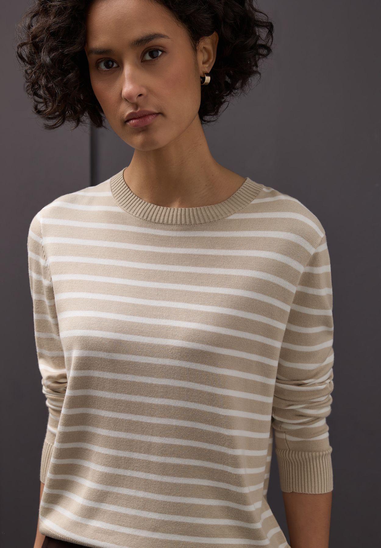 Gestreifter Pullover