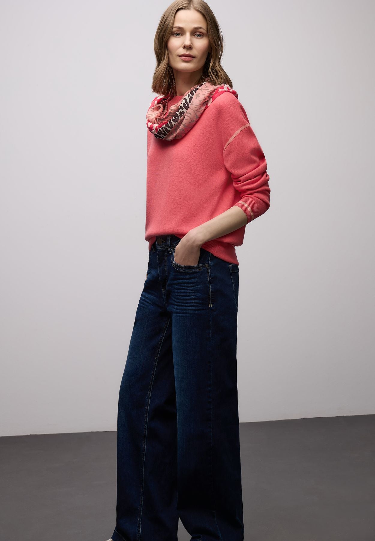 Gemusterter Loop-Schal