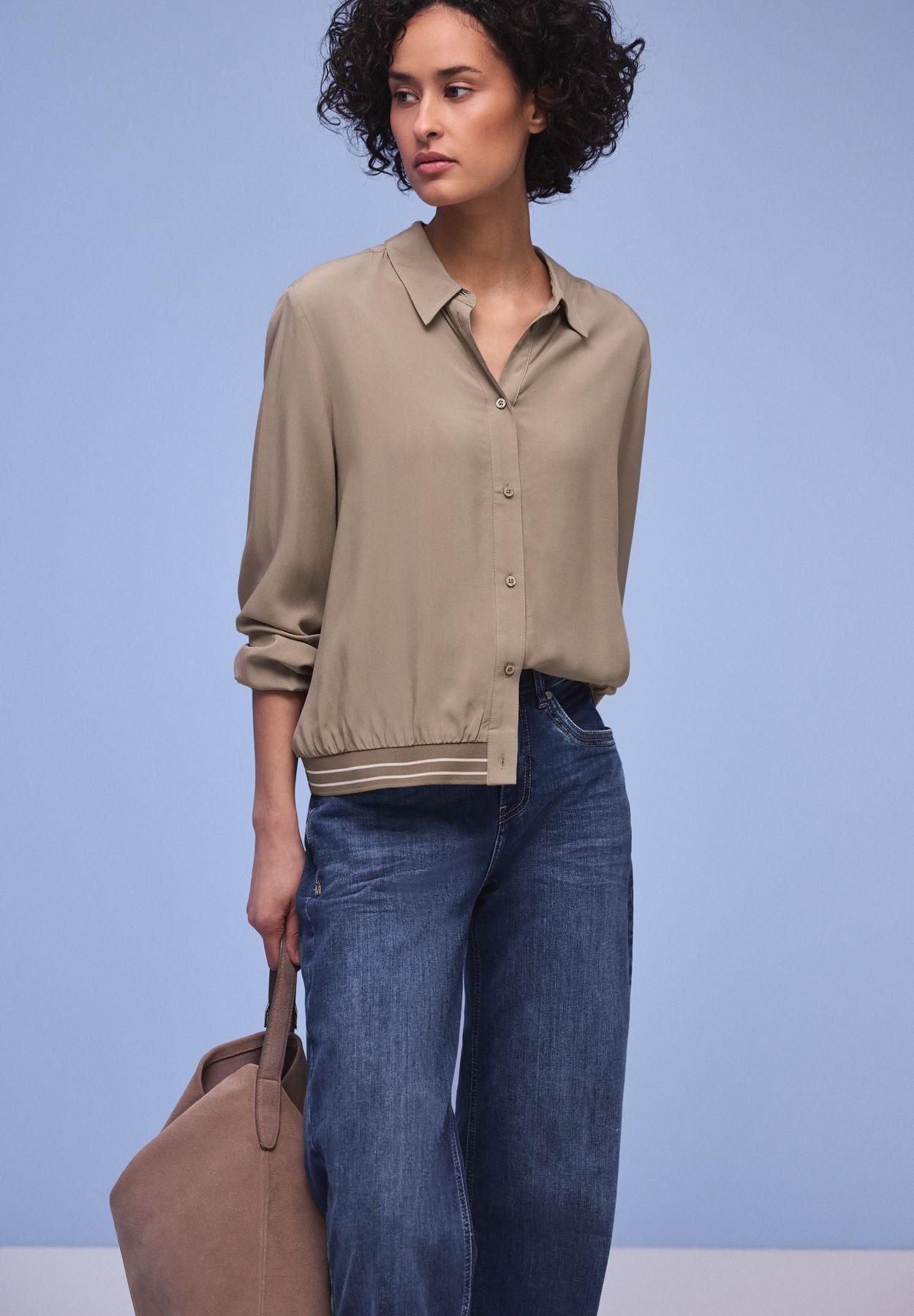 Hemdbluse mit Collegedetails