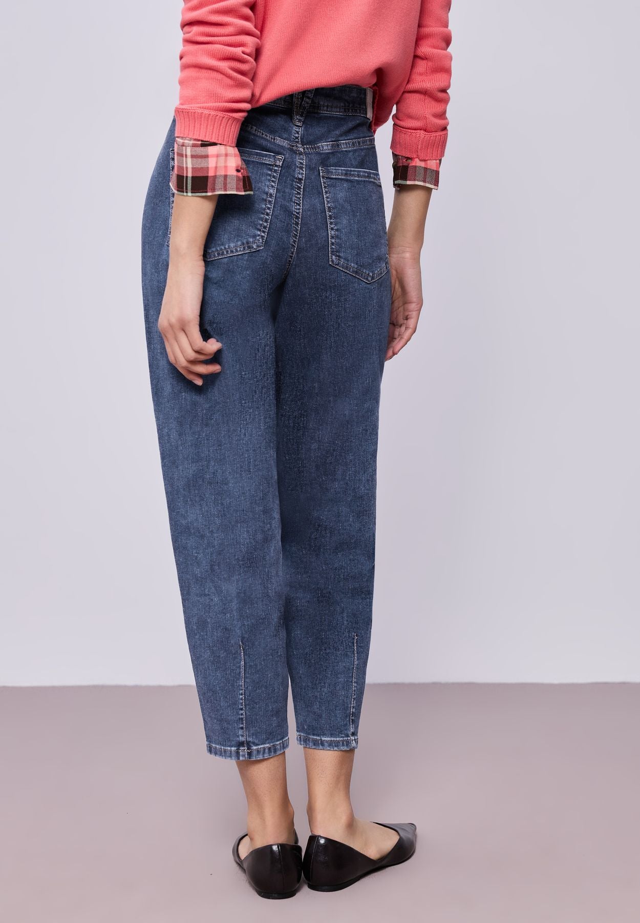 Barrel Leg Jeans