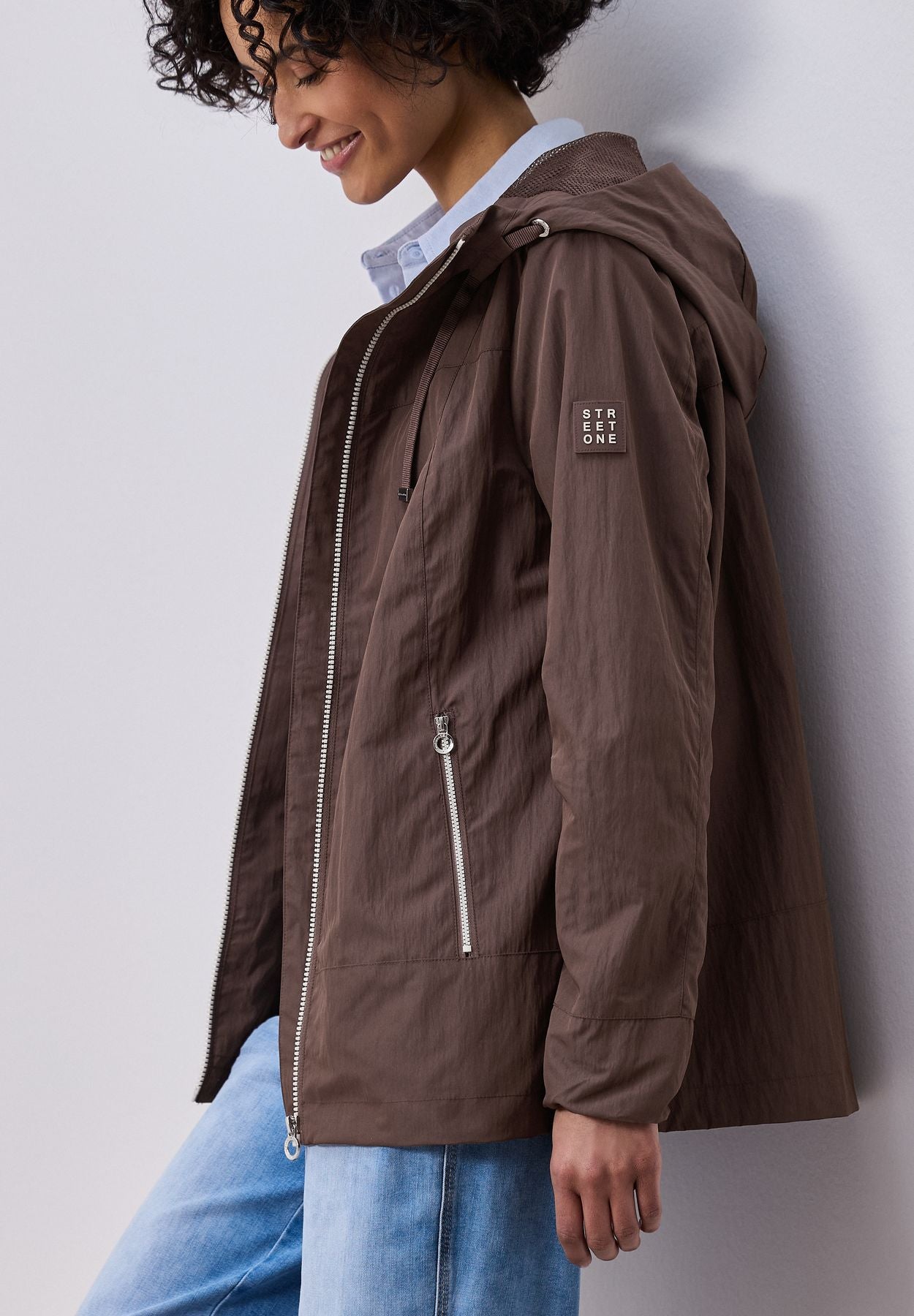 Moderner Windbreaker