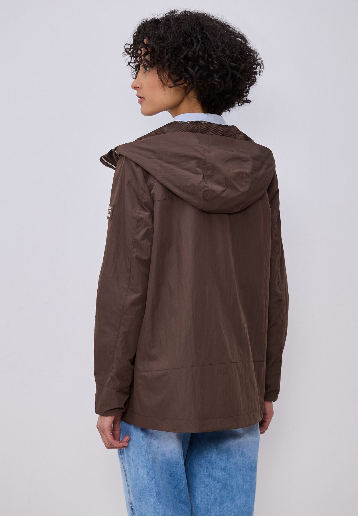 Moderner Windbreaker