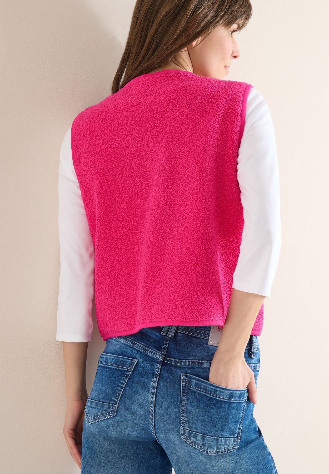 Weste aus Teddy-Material mit Rundhals