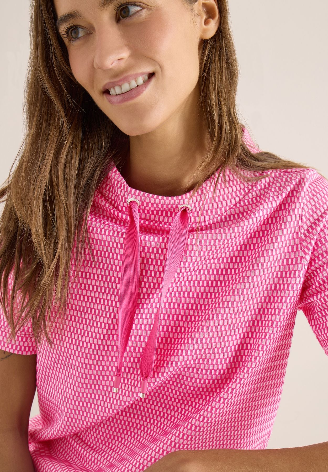Shirt mit Funnel Neck im Two-Tone-Look