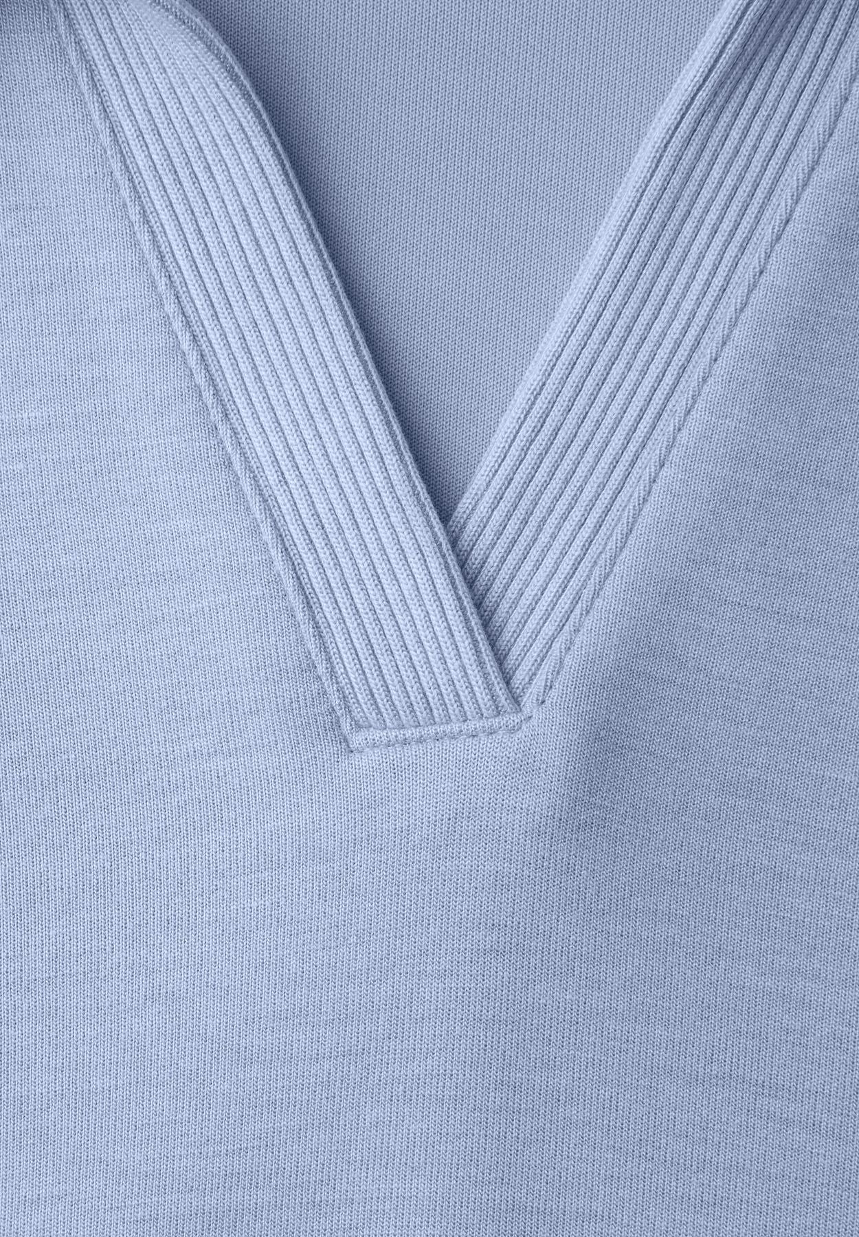 Kurzarm Poloshirt mit Rippdetail