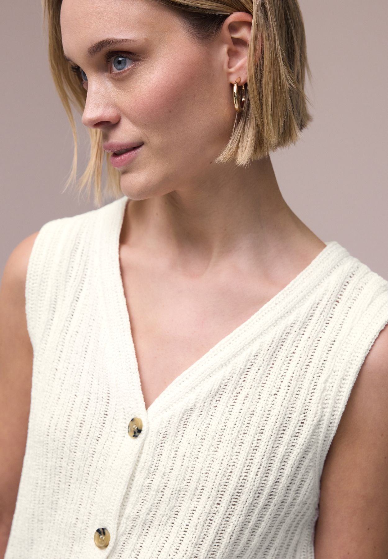 Weste mit V-Neck und Knopfleiste
