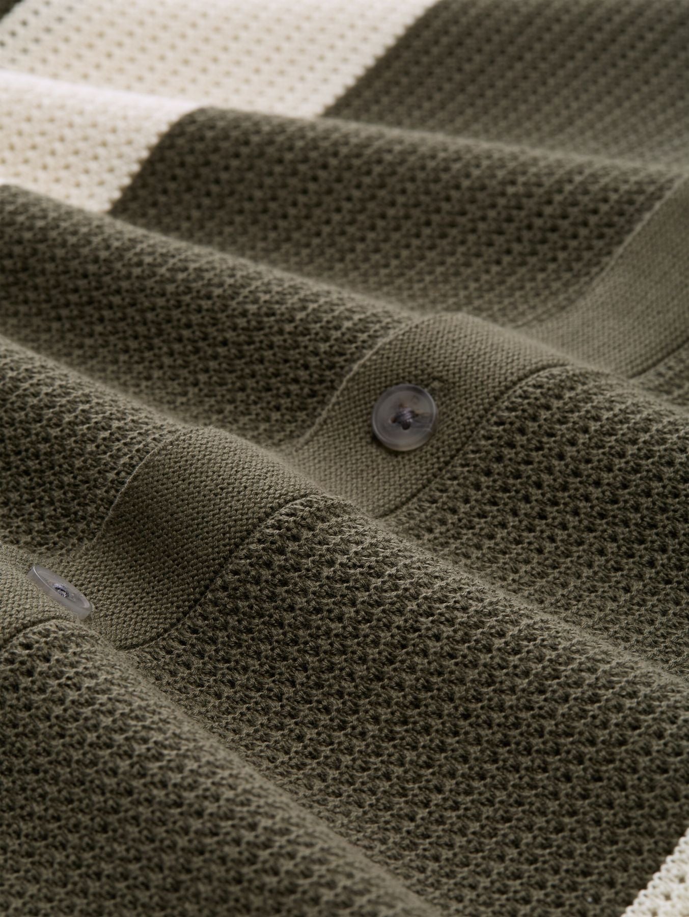 Strickjacke mit Kragen