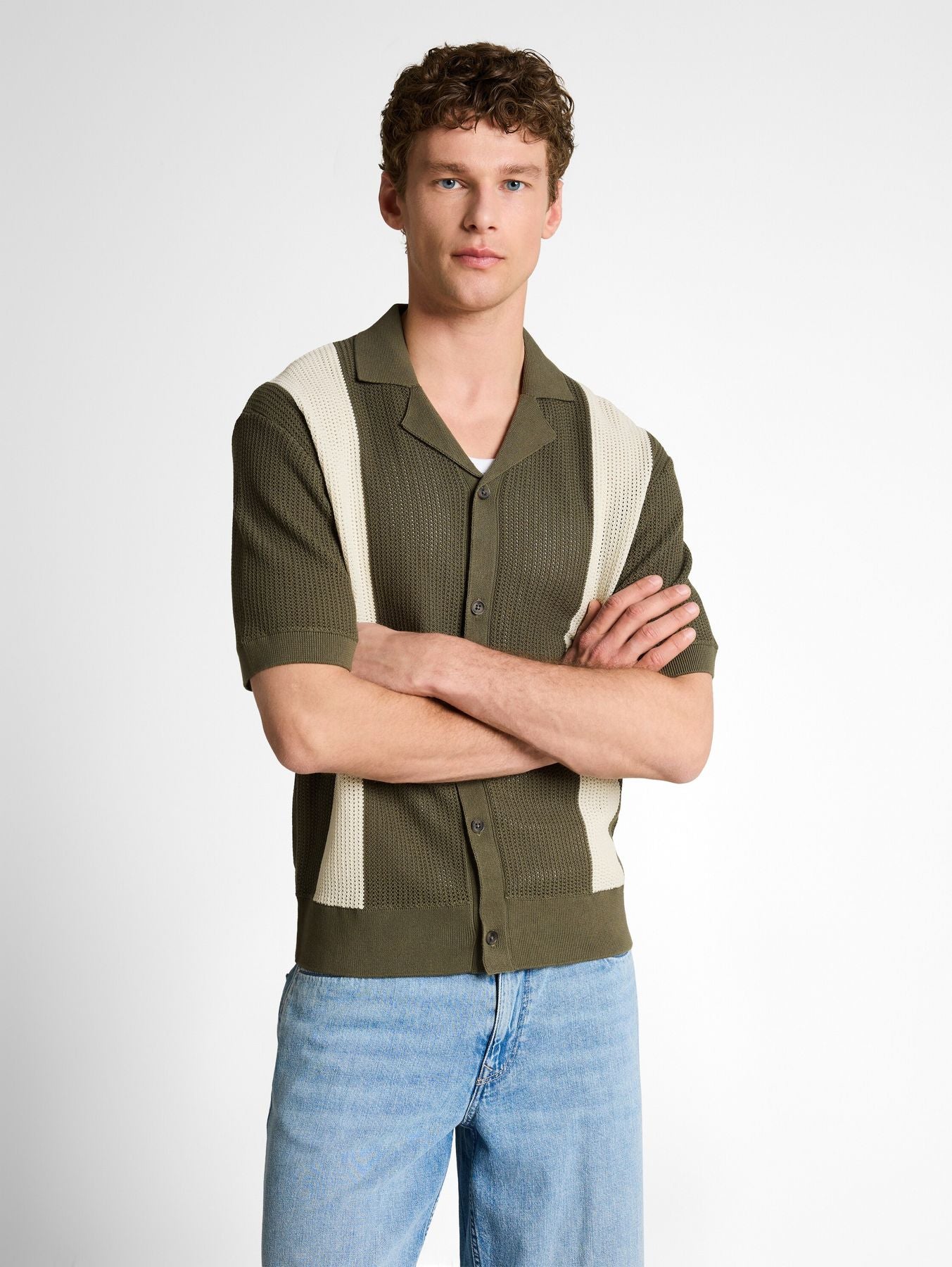 Strickjacke mit Kragen