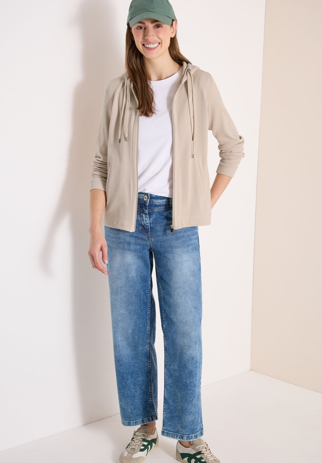 Langarm Jacke mit Kapuze und Taschen
