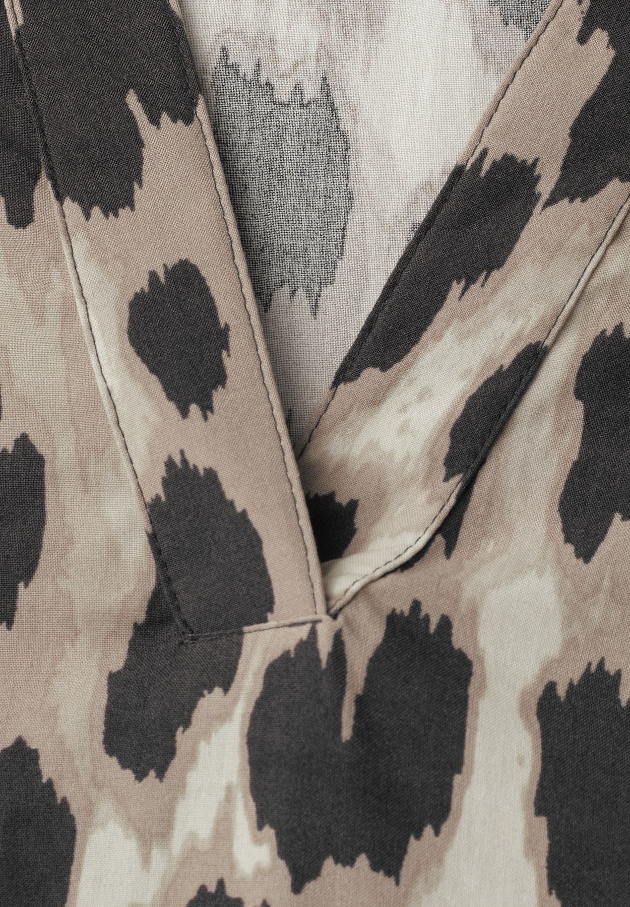 Bluse mit Split Neck und Animal Print