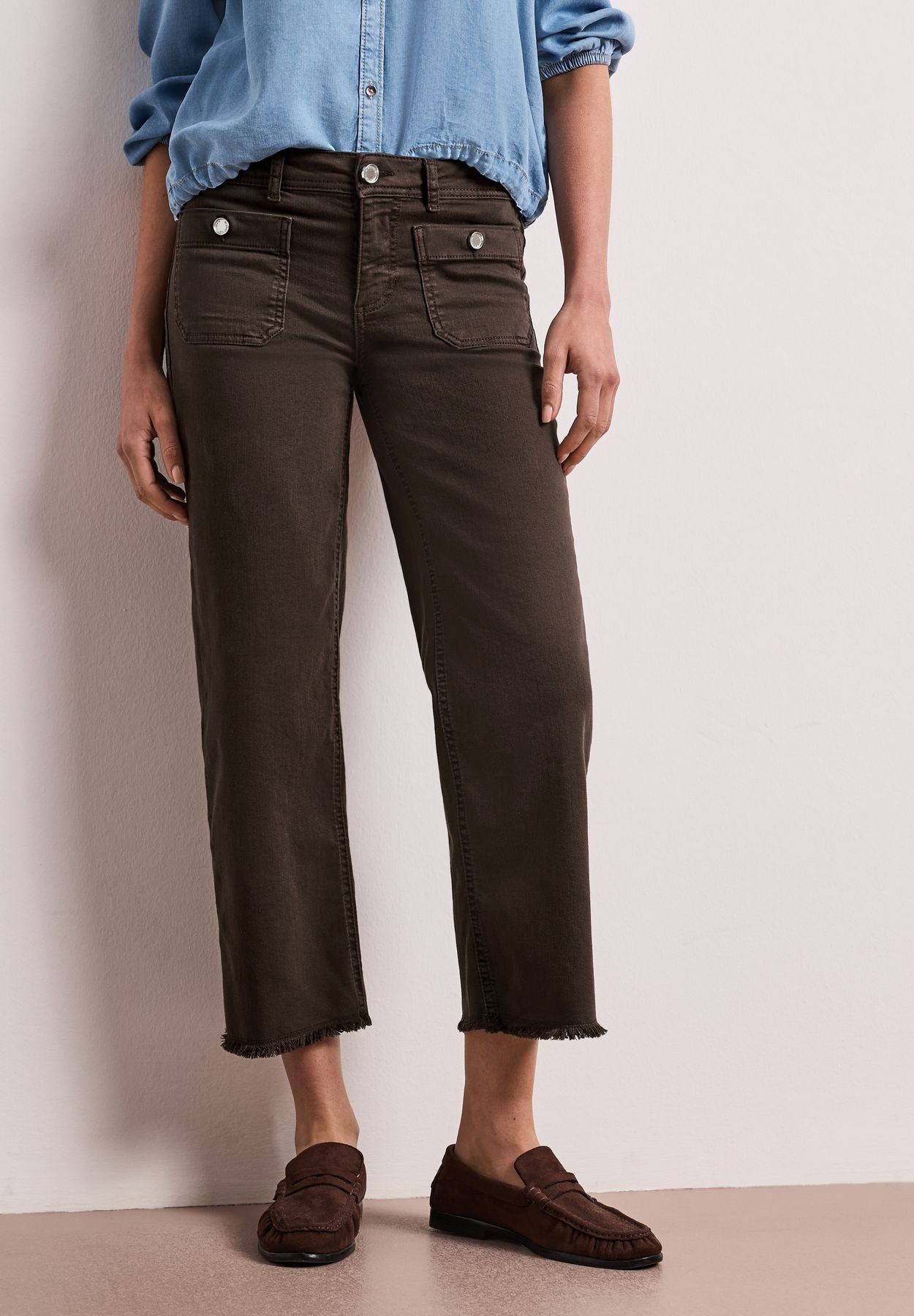 Mid Waist Straight Leg Jeans im Casual Fit