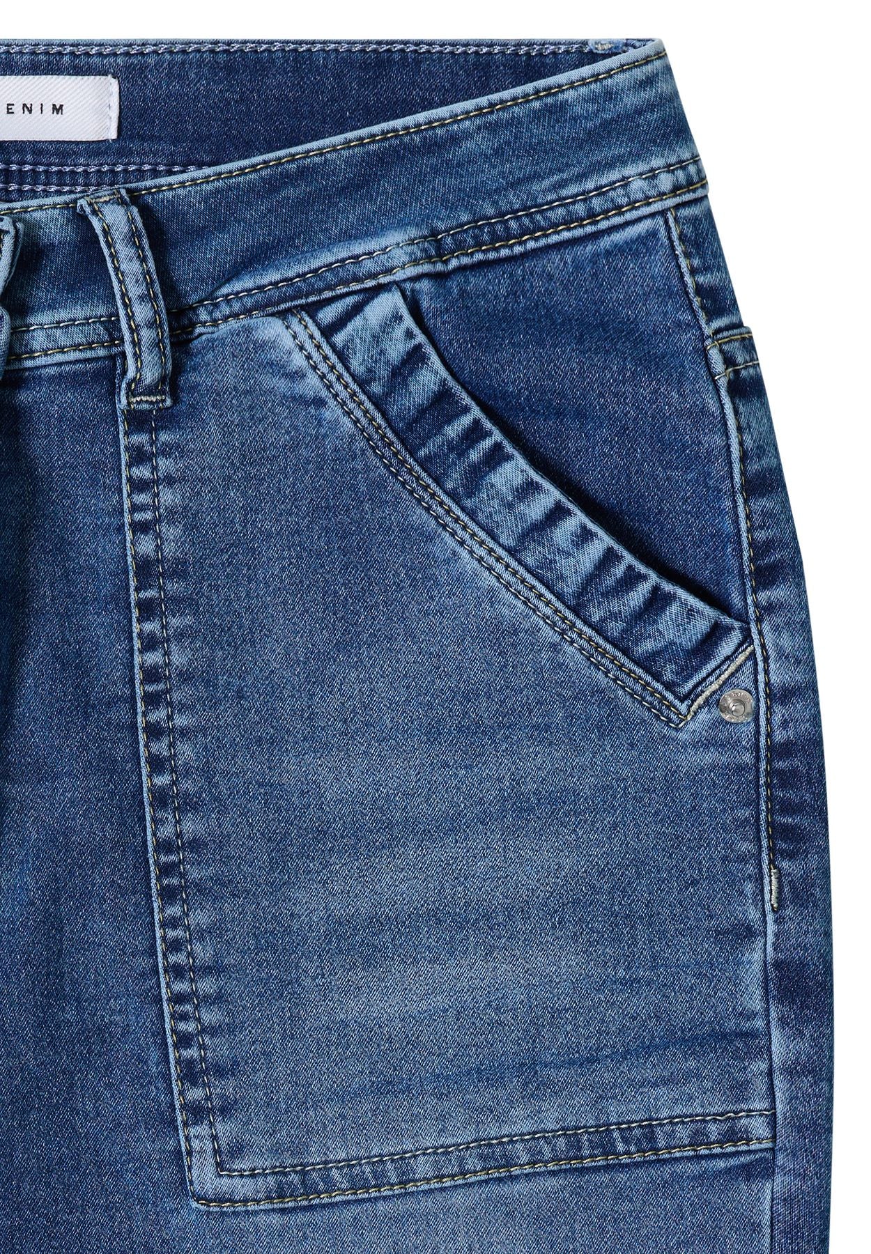 Mid Waist Slim Leg Jeans im Casual Fit