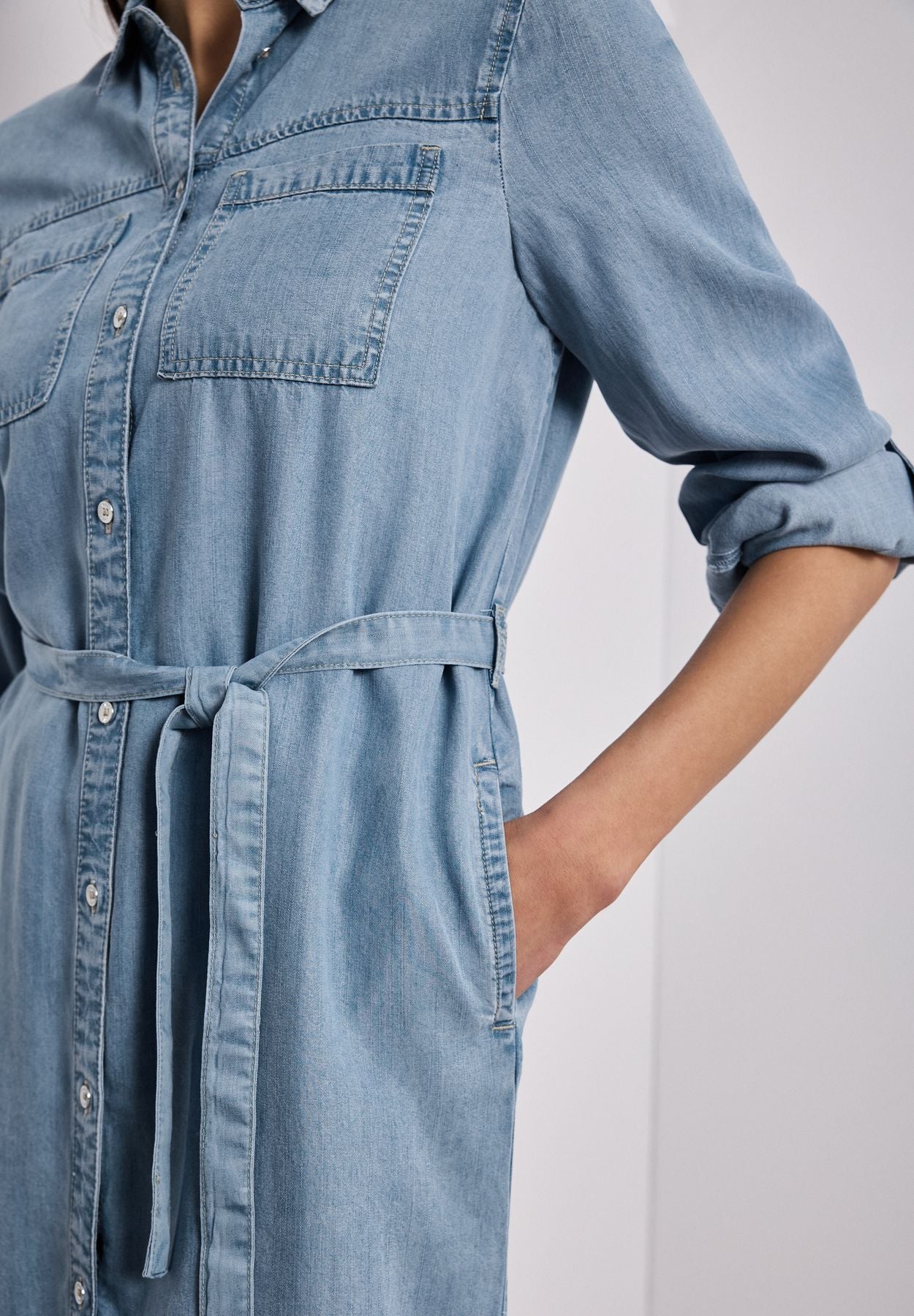 Knielanges Kleid im Washed-Look