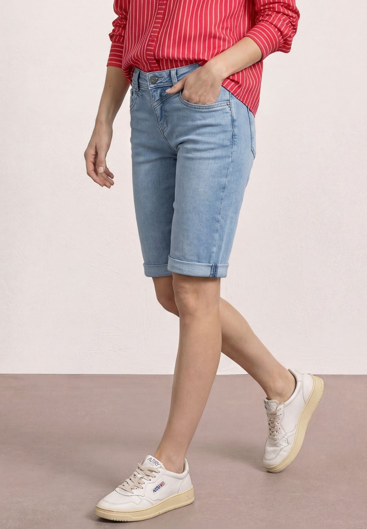 Slim Leg Bermuda mit Turn-Up-Detail