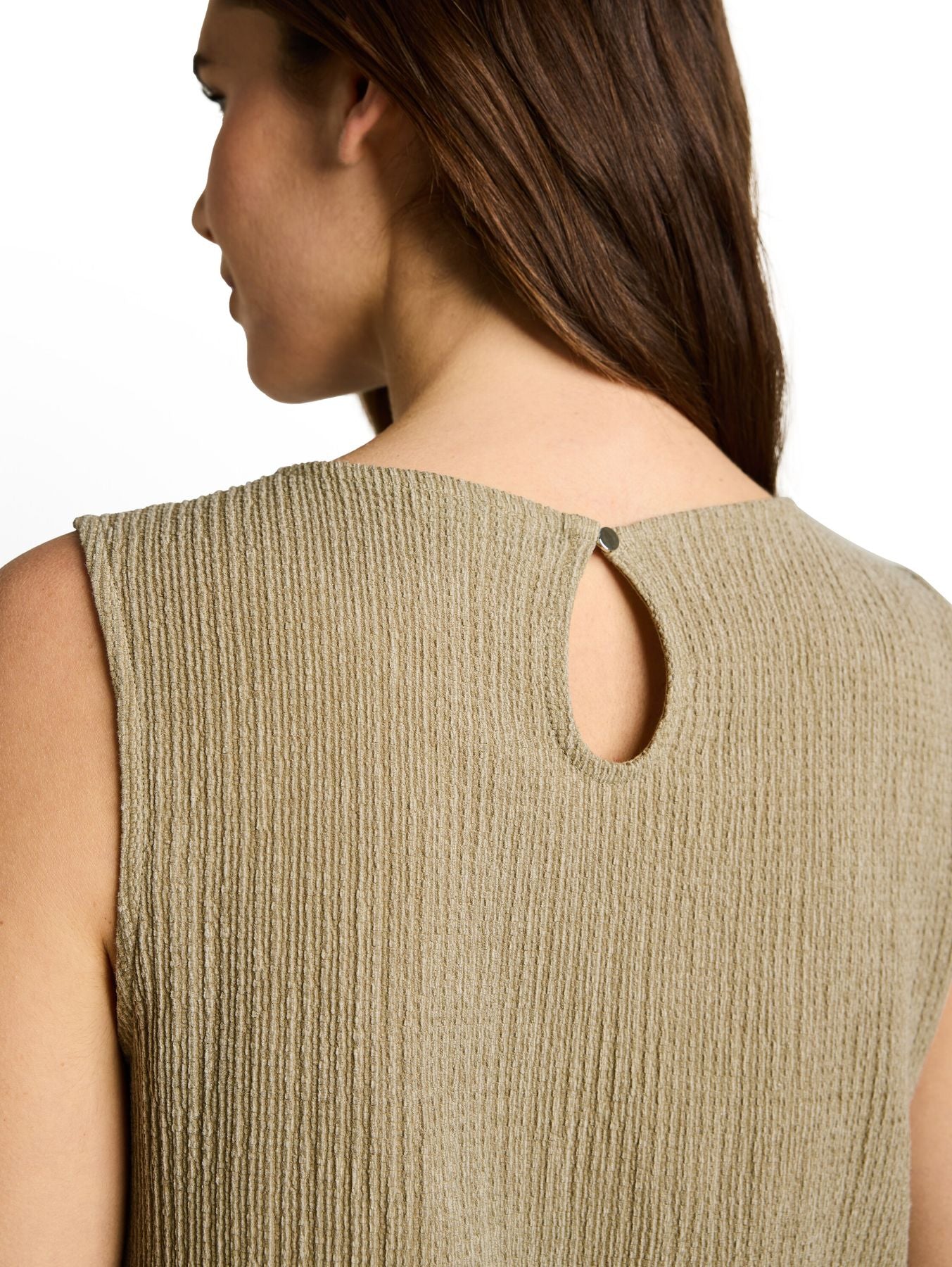 Crinkle Top mit Seitenschlitzen