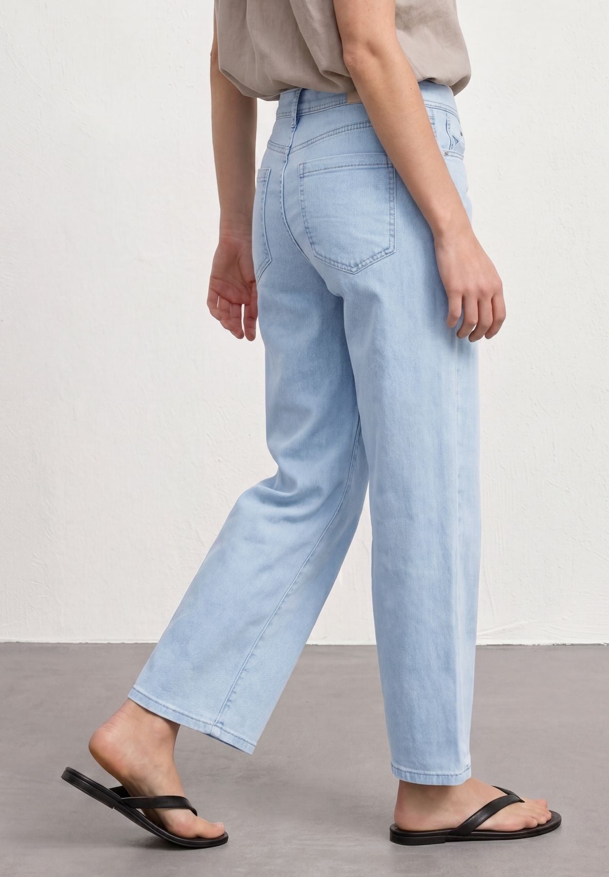 Mid Waist Wide Leg Jeans im Loose Fit