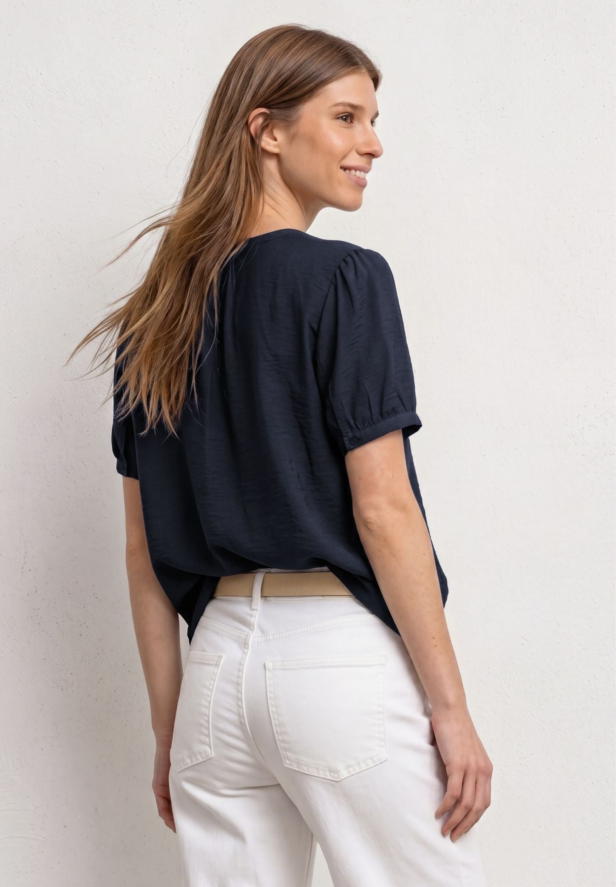 Kurzarm Bluse mit Split Neck und Knöpfen